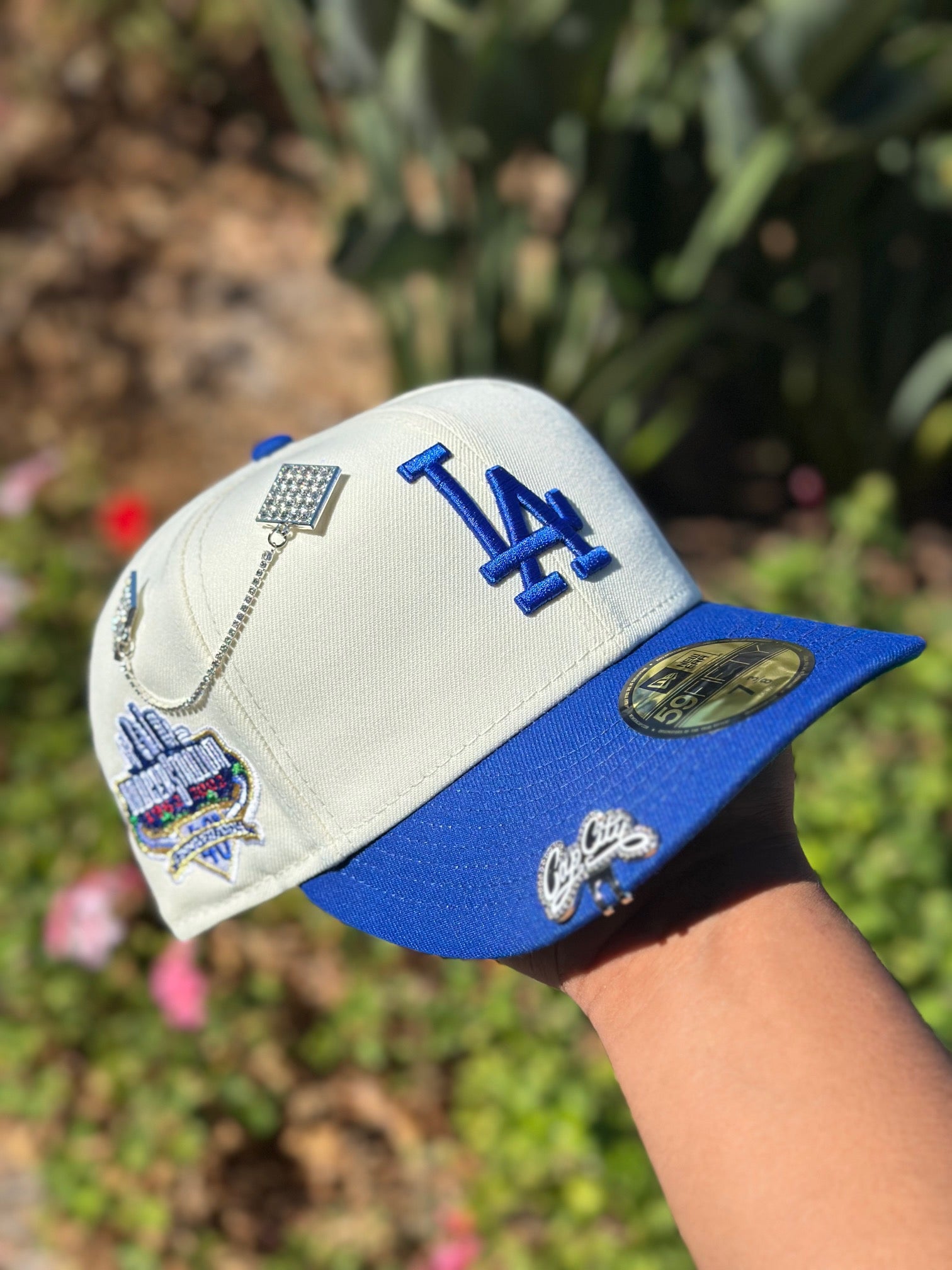 NEW ERA 59FIFTY CHROME WHITE/BLUE LOS ANGELES DODGERS W/ 40TH ANNIVERSARY SIDE PATCH