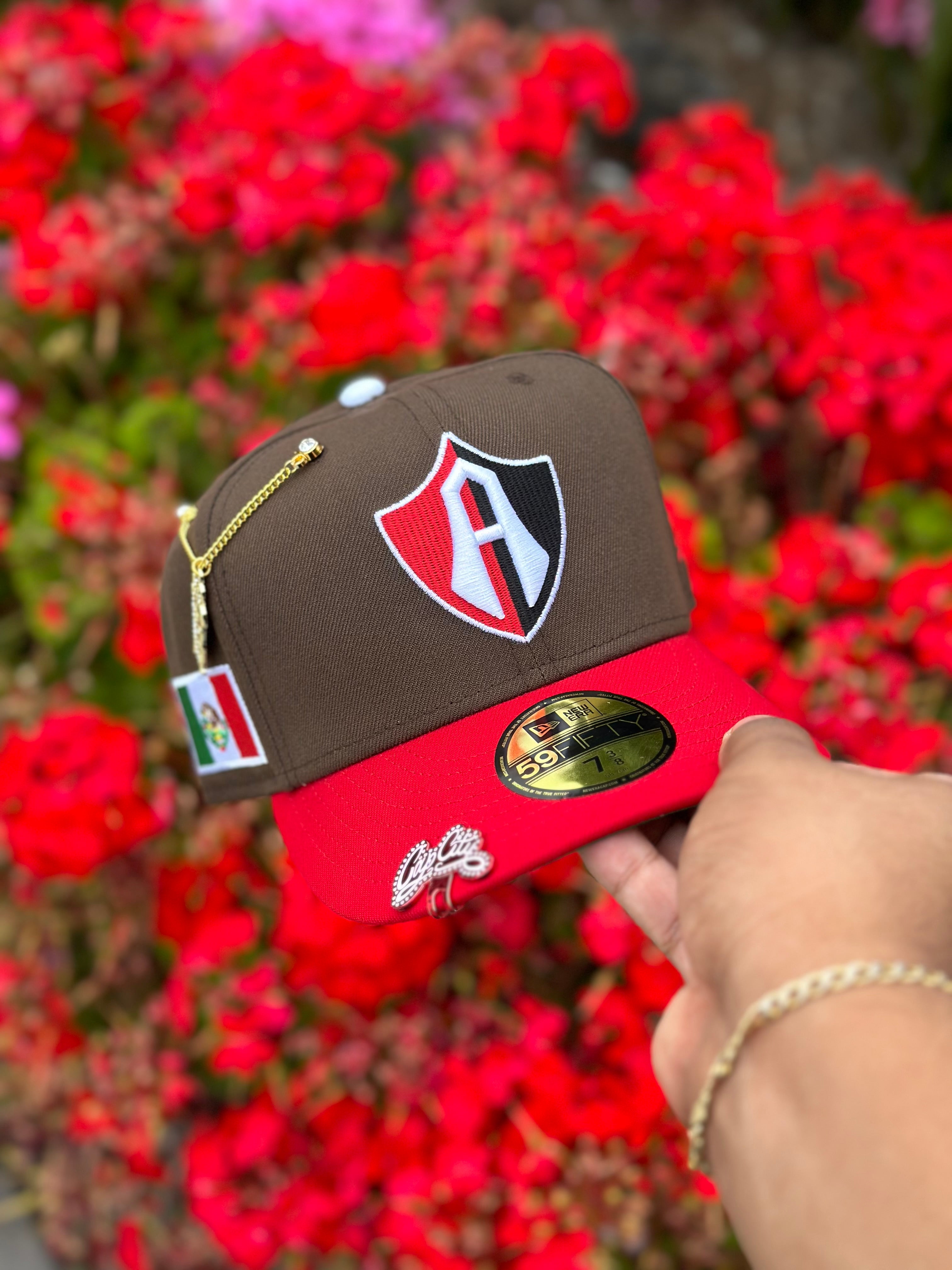 NEW ERA EXCLUSIVE 59FIFTY MOCHA/RED "ATLAS DE GUADALAJARA" W/ MEXICO FLAG SIDE PATCH