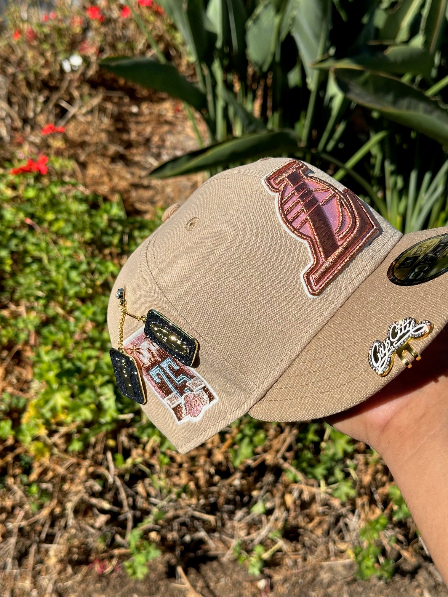 NEW ERA EXCLUSIVE 59FIFTY LIGHT KHAKI "LOS ANGELES LAKERS" W/ 75TH ANNIVERSARY SIDE PATCH