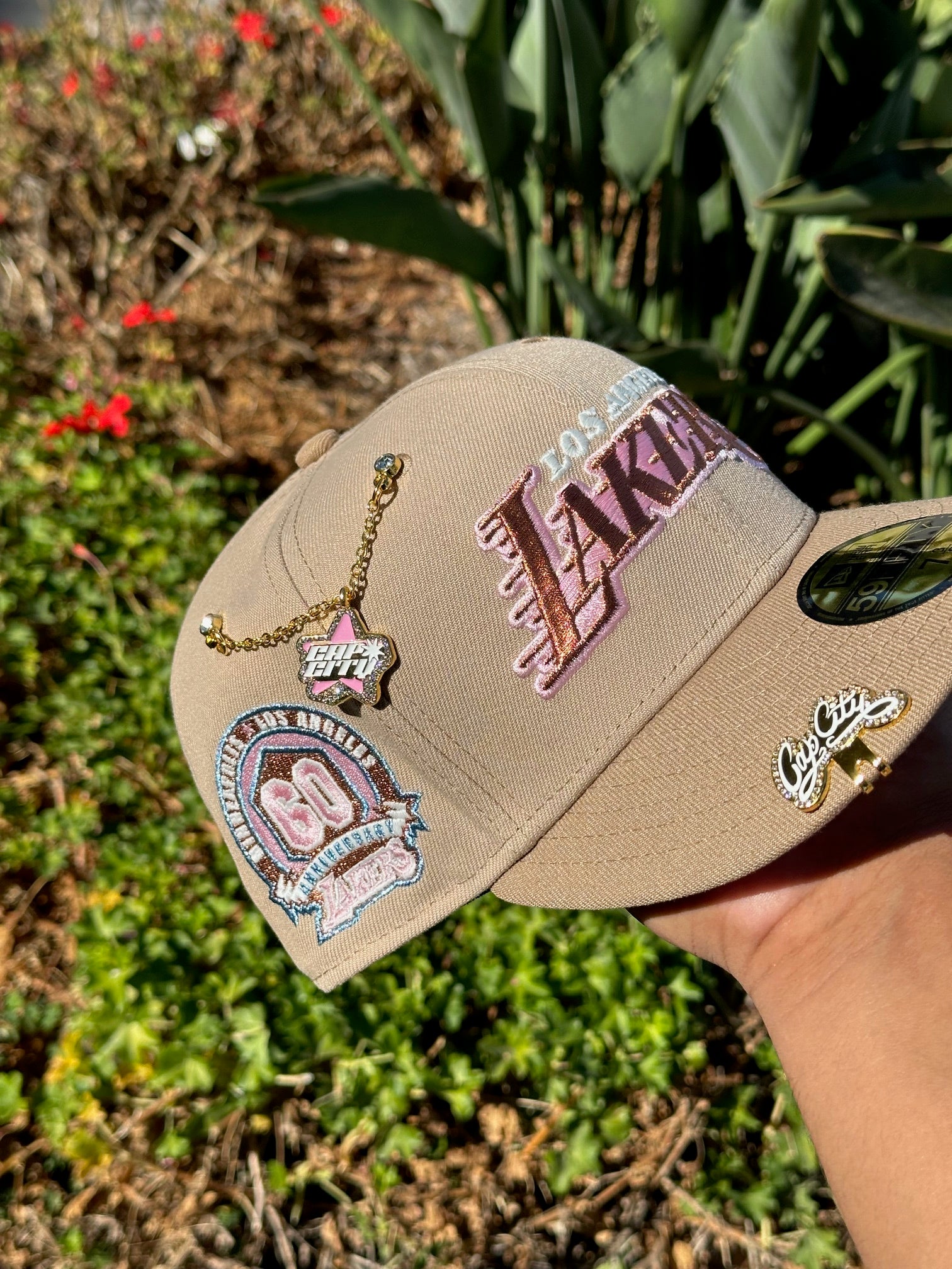 NEW ERA EXCLUSIVE 59FIFTY LIGHT KHAKI "LOS ANGELES LAKERS" W/ 60TH ANNIVERSARY SIDE PATCH