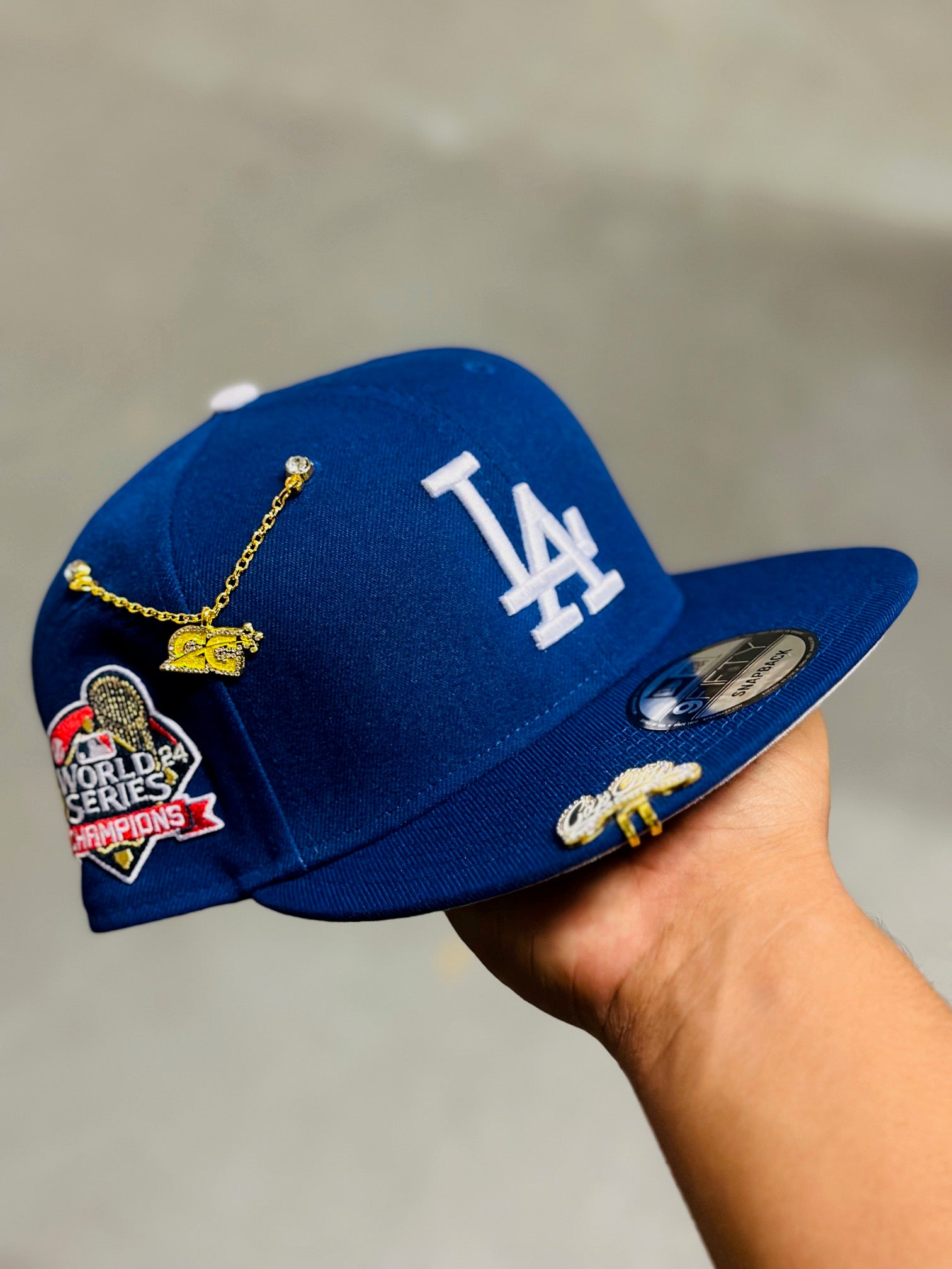NEW ERA EXCLUSIVE 9FIFTY BLUE LOS ANGELES DODGERS SNAPBACK W/ 2024 WORLD SERIES CHAMPIONS SIDE PATCH