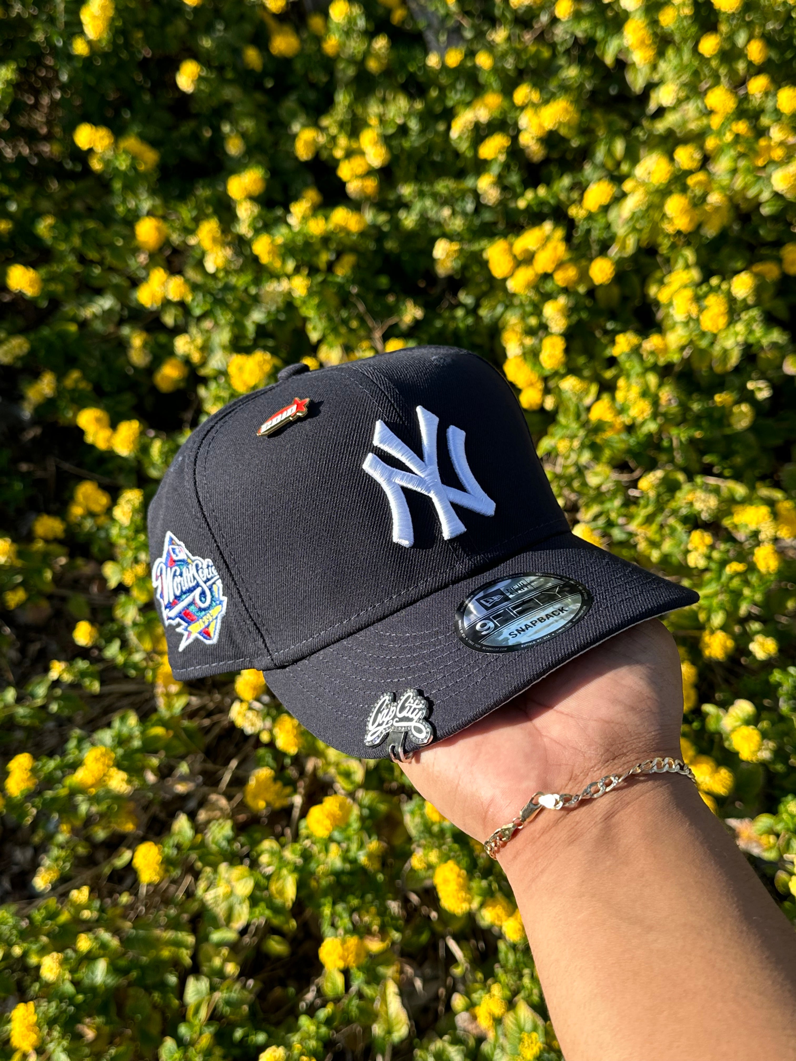 NEW ERA EXCLUSIVE 9FIFTY NAVY NEW YORK YANKEES SNAPBACK W/ 1998 WORLD SERIES PATCH