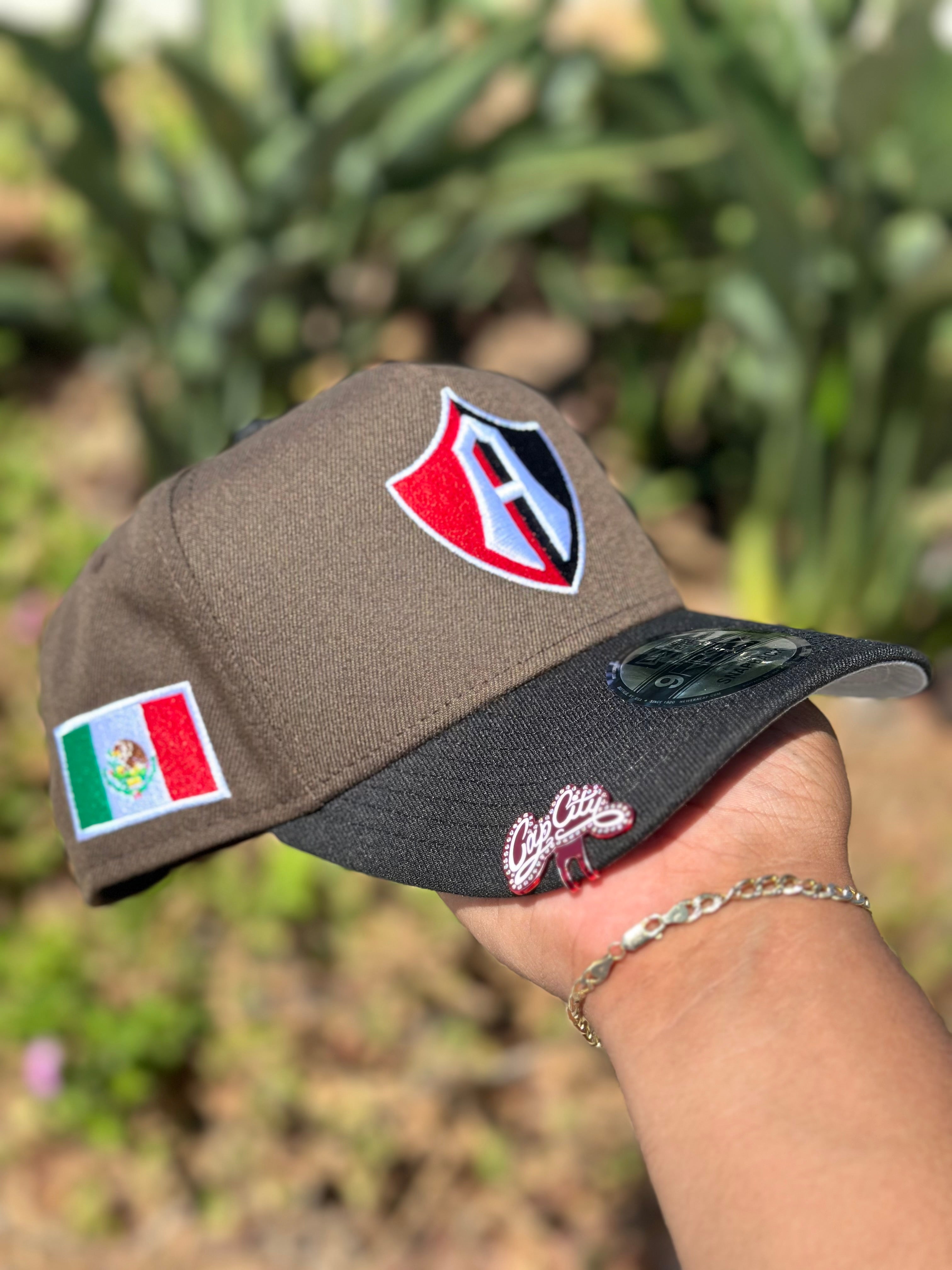 NEW ERA EXCLUSIVE 9FIFTY A-FRAME MOCHA/BLACK "ATLAS DE GUADALAJARA" SNAPBACK W/ MEXICO FLAG SIDE PATCH