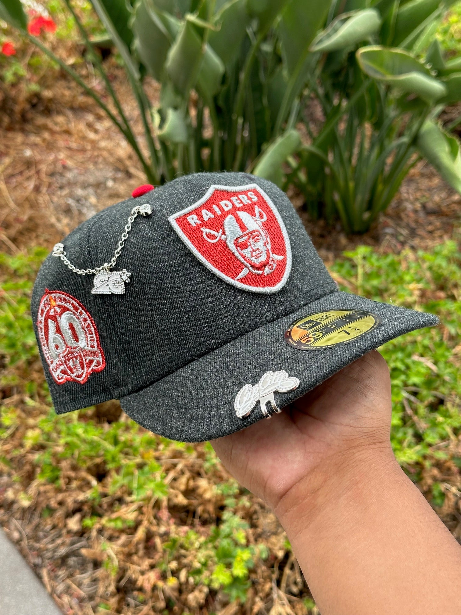 NEW ERA EXCLUSIVE 59FIFTY GREY WOOL LAS VEGAS RAIDERS W/ 60TH ANNIVERSARY SIDE PATCH