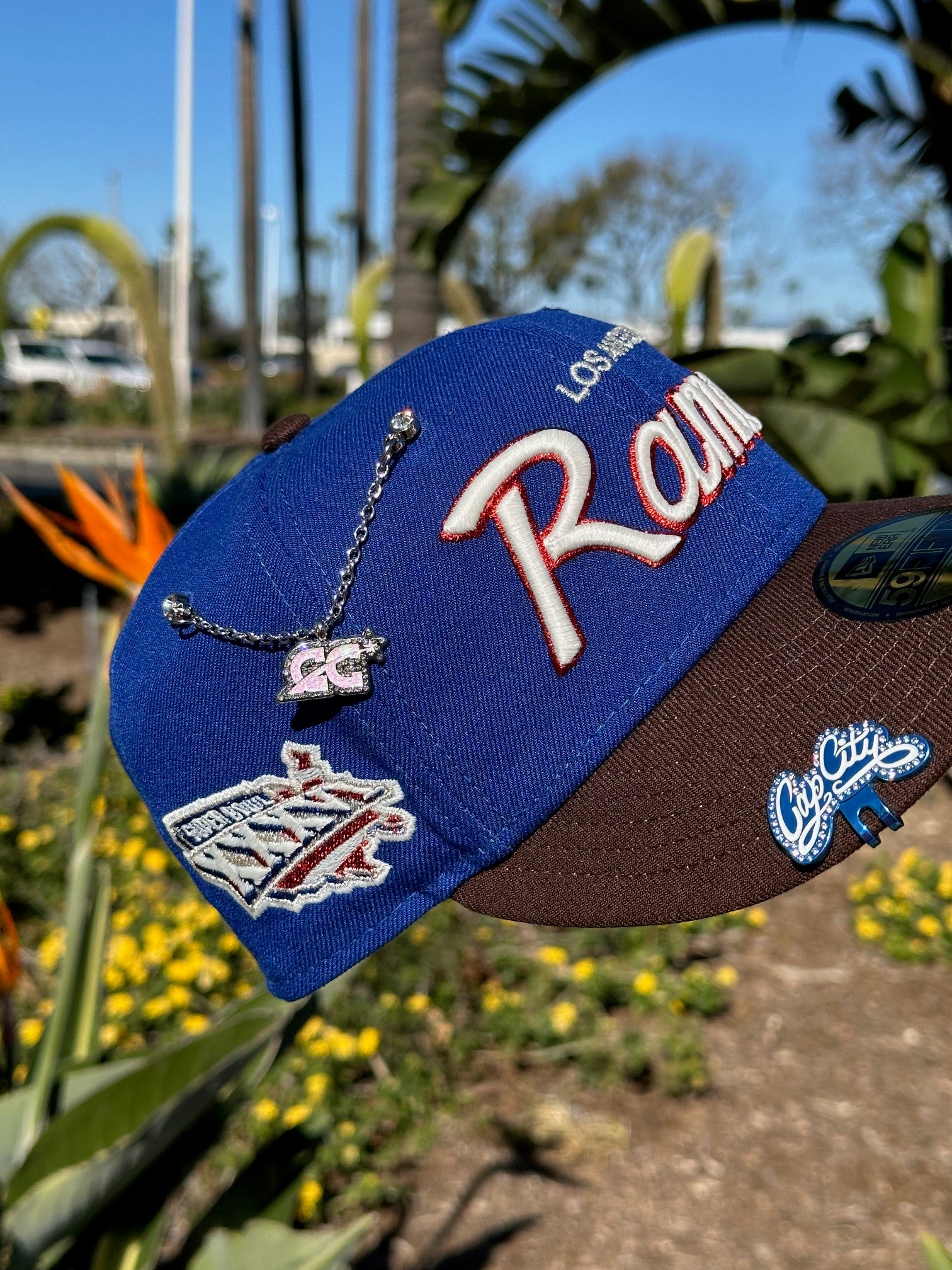 EXCLUSIVO DE NEW ERA 59FIFTY CORONA NEGRA/PANA AZUL GUIÓN DE RAMS AL REVÉS (VERDE UV) *BLIP NI CADENA NO INCLUIDAS