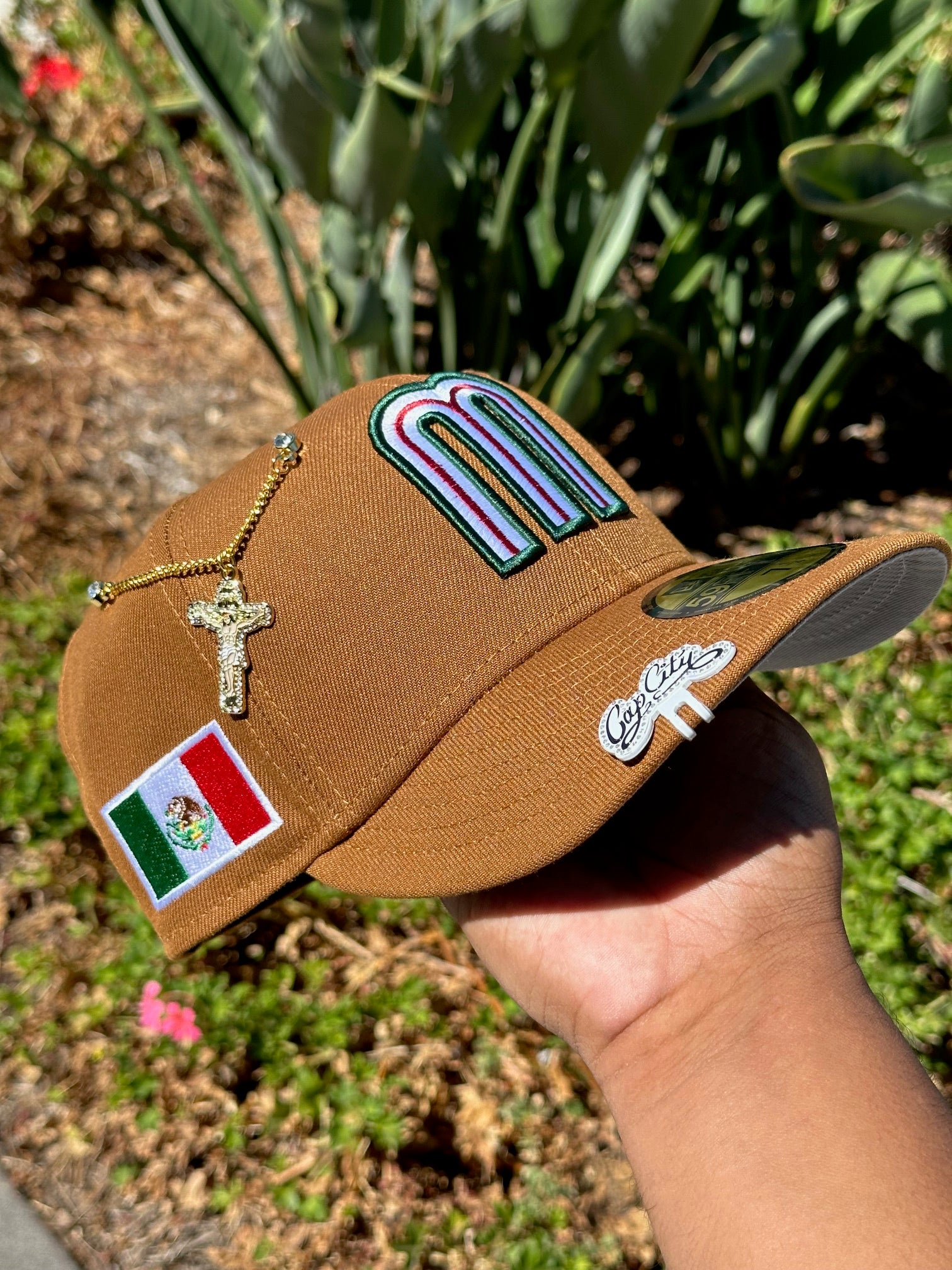 NEW ERA EXCLUSIVE 59FIFTY DARK KHAKI MEXICO W/ MEXICO FLAG SIDE PATCH