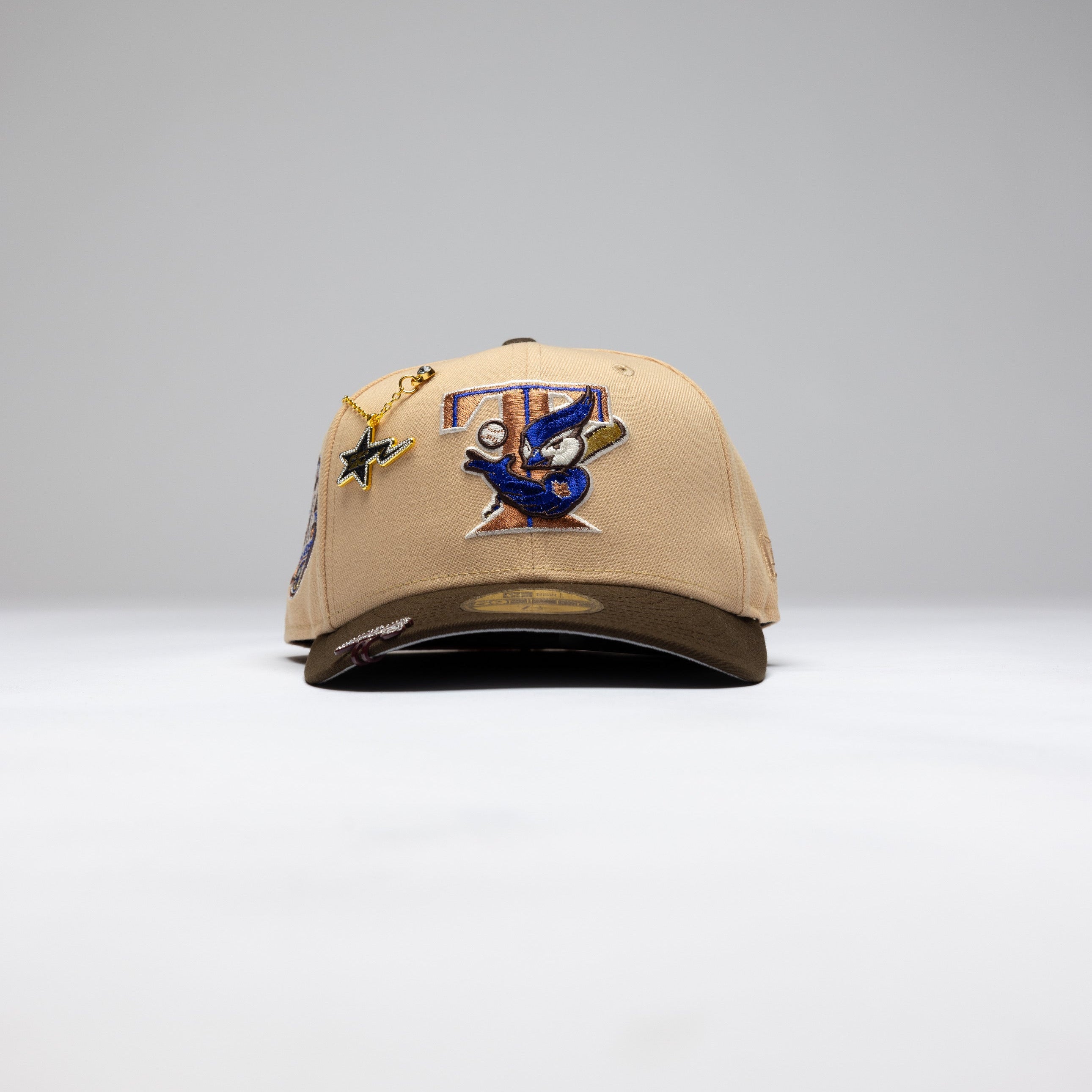 NEW ERA EXCLUSIVE 59FIFTY SOFT BLUSH/WALNUT TORONTO BLUEJAYS W/ 30TH SEASON SIDE PATCH