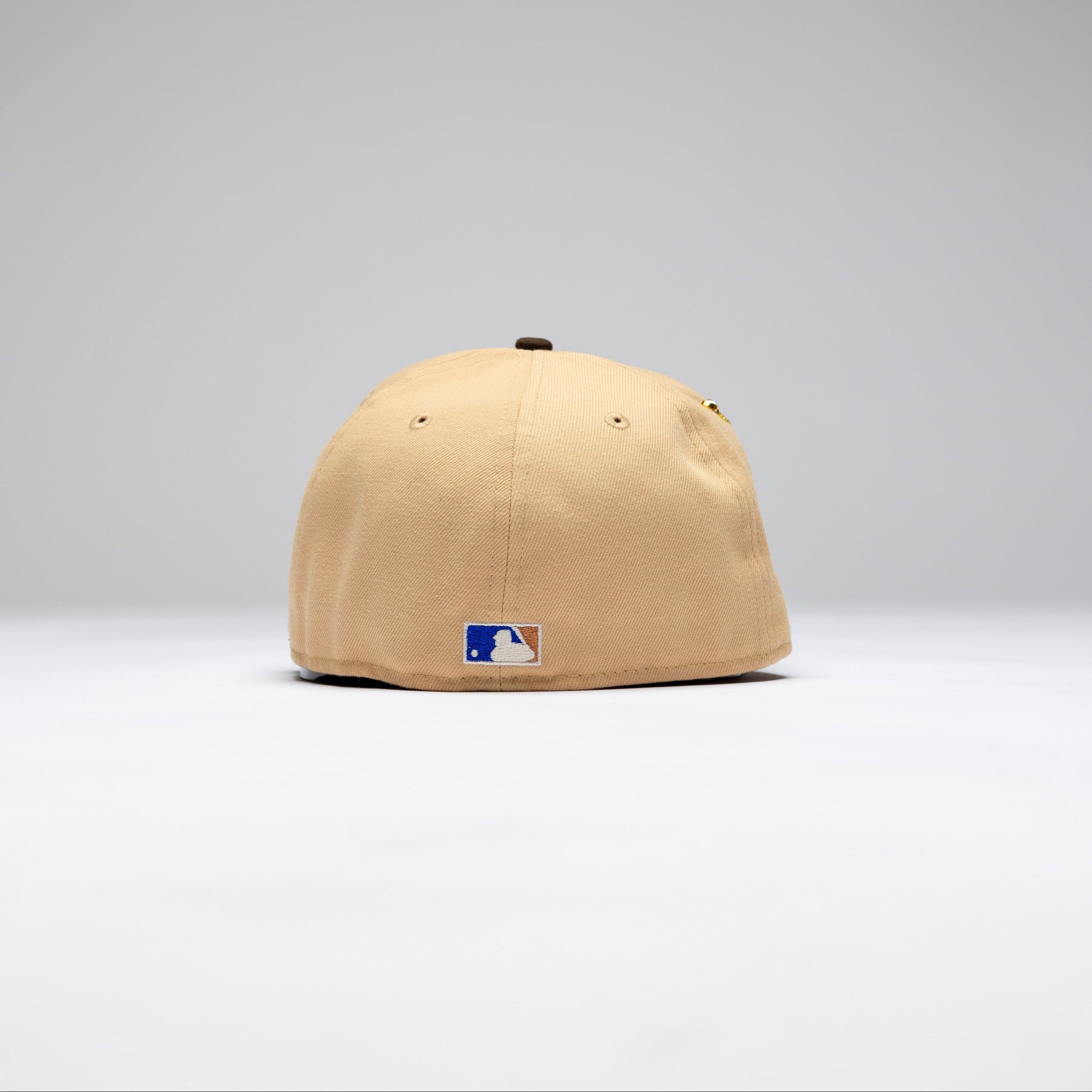 NEW ERA EXCLUSIVE 59FIFTY SOFT BLUSH/WALNUT TORONTO BLUEJAYS W/ 30TH SEASON SIDE PATCH