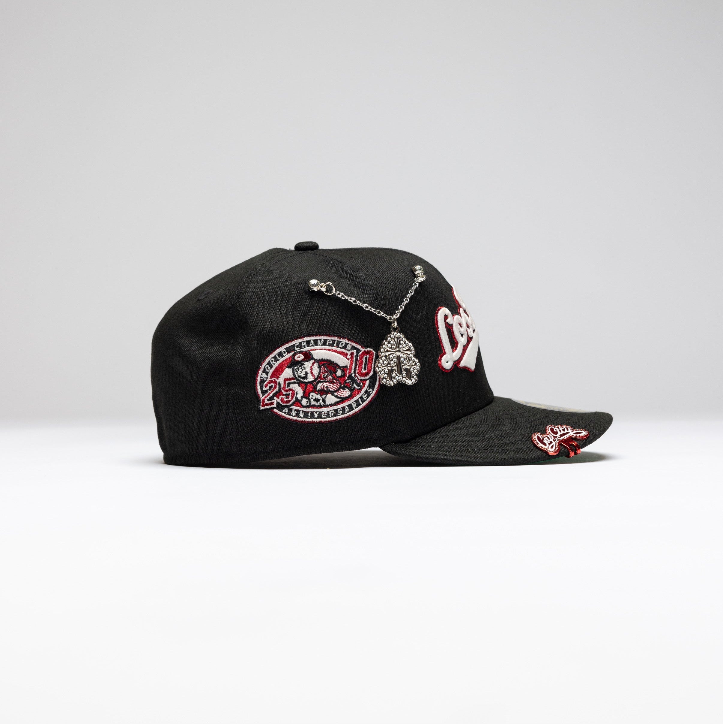 NEW ERA EXCLUSIVE 59FIFTY BLACK CINCINNATI REDS W/ "LOS ROJOS" SCRIPT + ANNVERSARIES SIDE PATCH