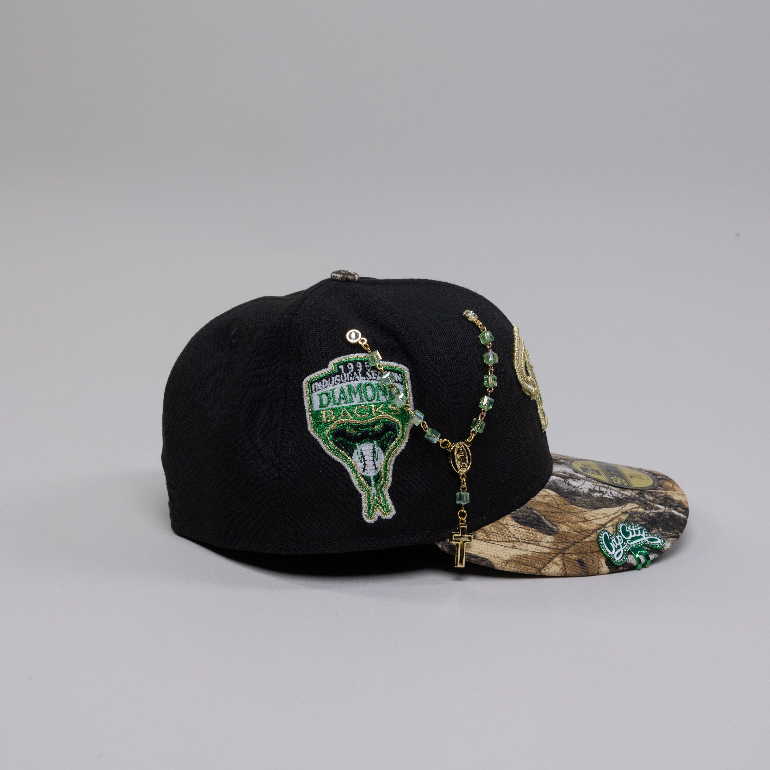 EXCLUSIVO NEW ERA 59FIFTY CHROME BLANCO/VERDE OLIVA ARIZONA DIAMONDBACKS CON PARCHE DE TEMPORADA INAUGURAL 1998