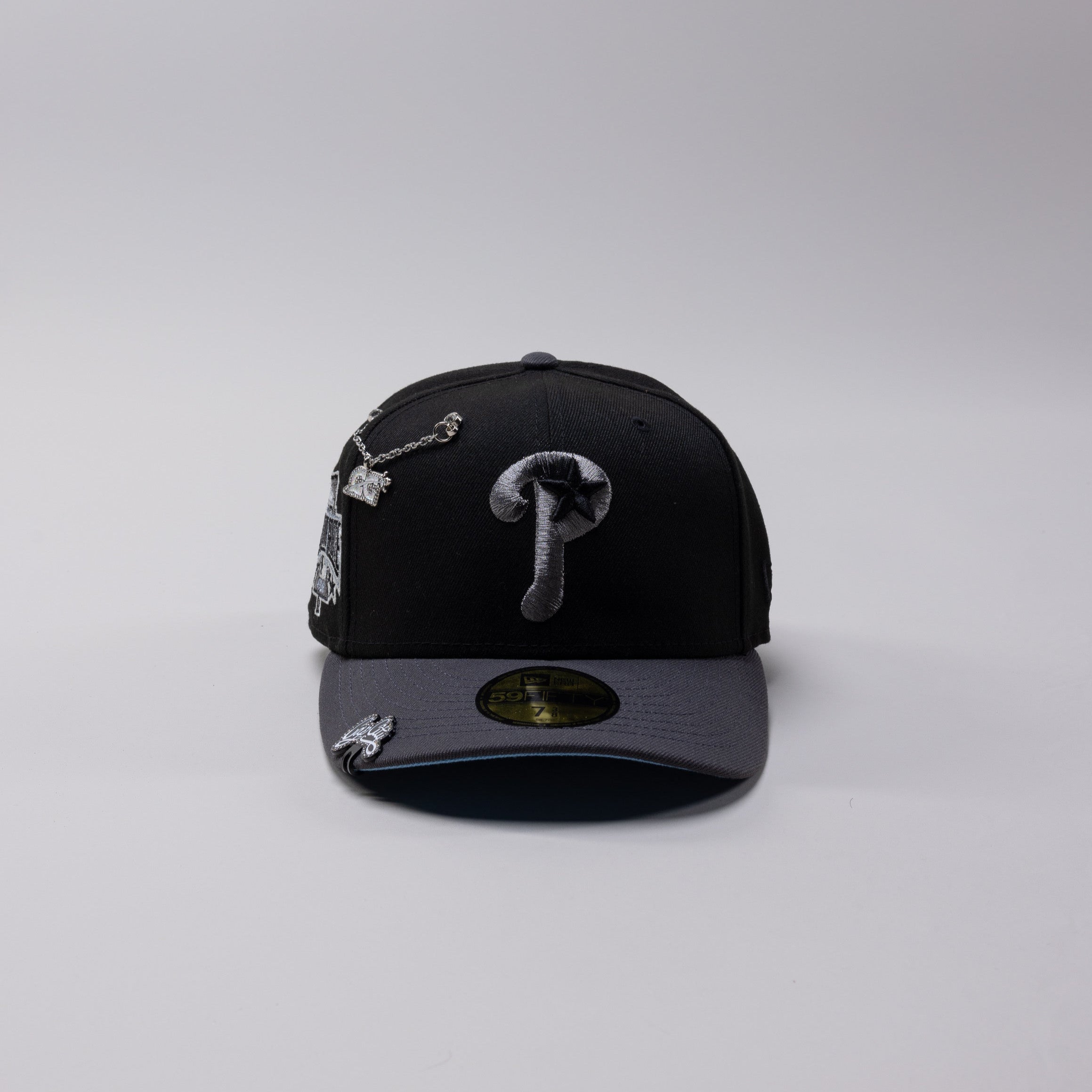 NEW ERA EXCLUSIVO 59FIFTY CHROME BLANCO/AZUL PHILADELPHIA PHILLIES CON PARCHE ALL STAR GAME 1996