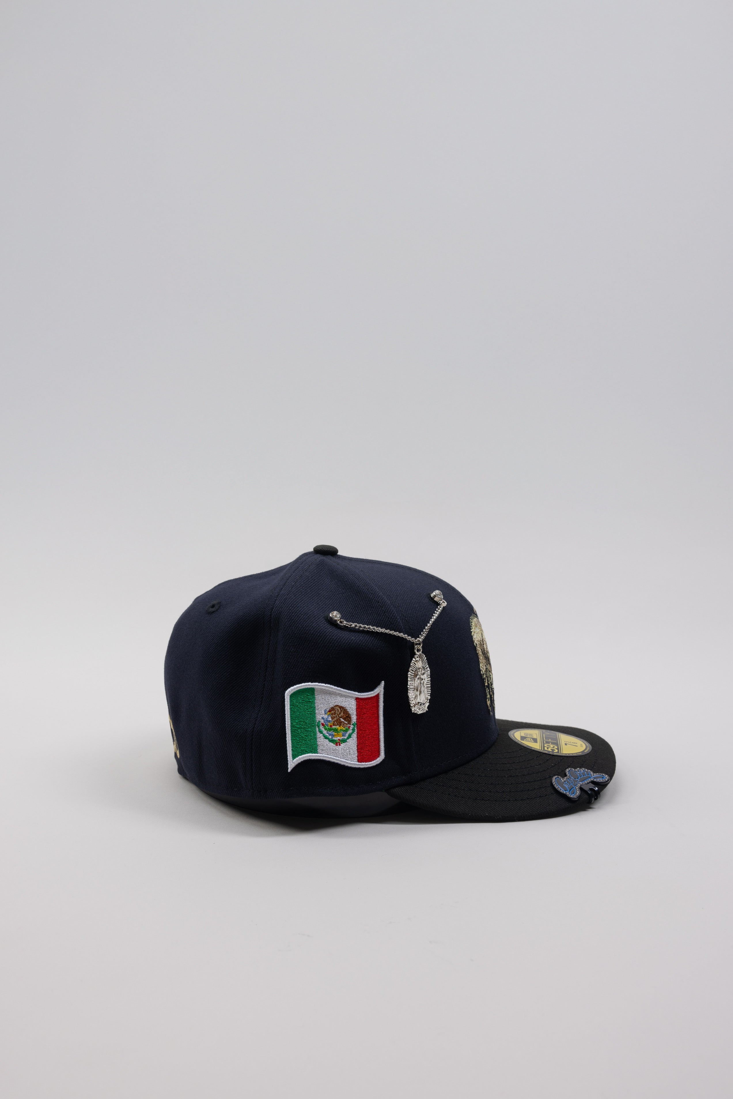 NEW ERA EXCLUSIVE 59FIFTY NEGRO/MORADO MEXICO "EL GALLO" CON PARCHE BANDERA DE MEXICO