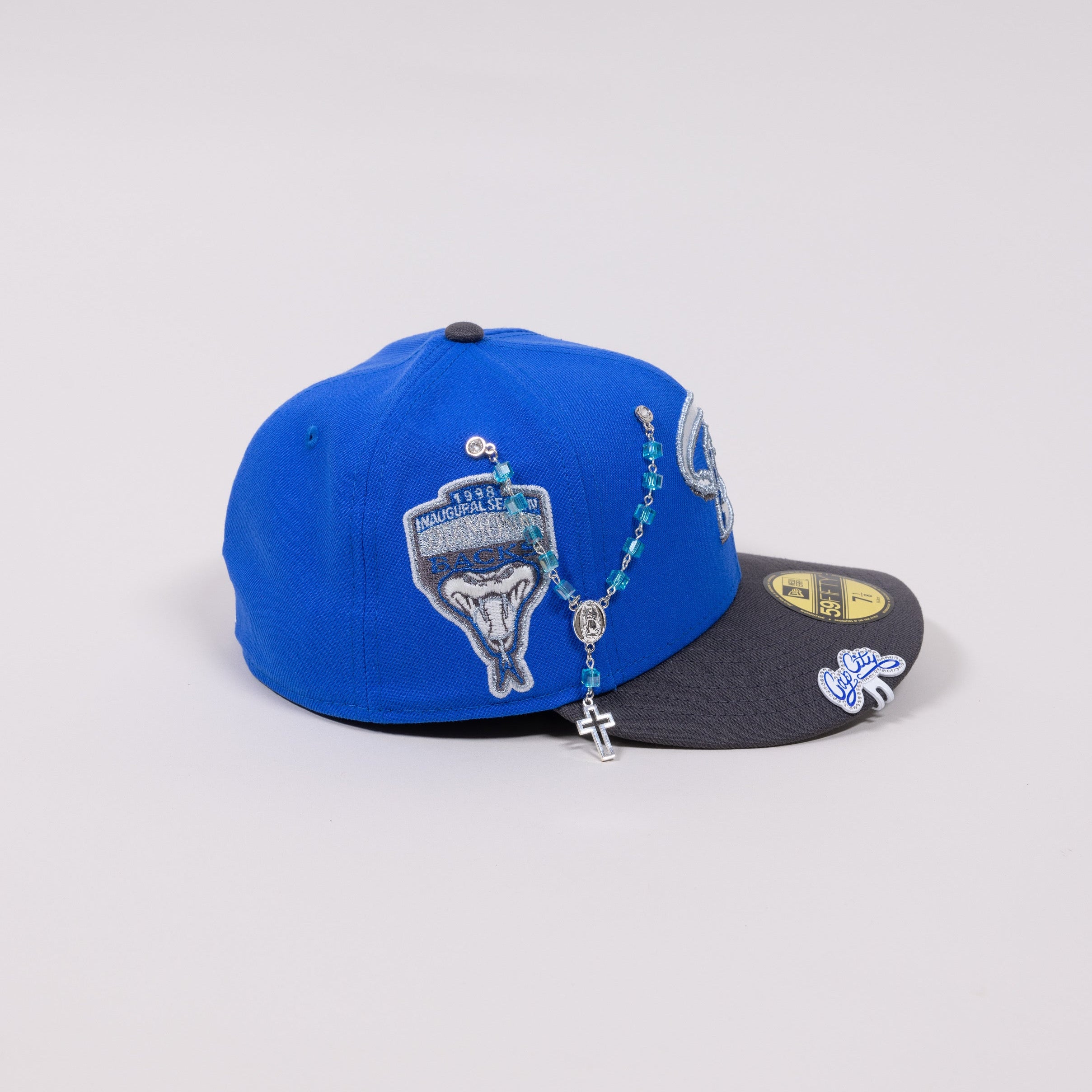 EXCLUSIVO NEW ERA 59FIFTY CHROME BLANCO/VERDE OLIVA ARIZONA DIAMONDBACKS CON PARCHE DE TEMPORADA INAUGURAL 1998