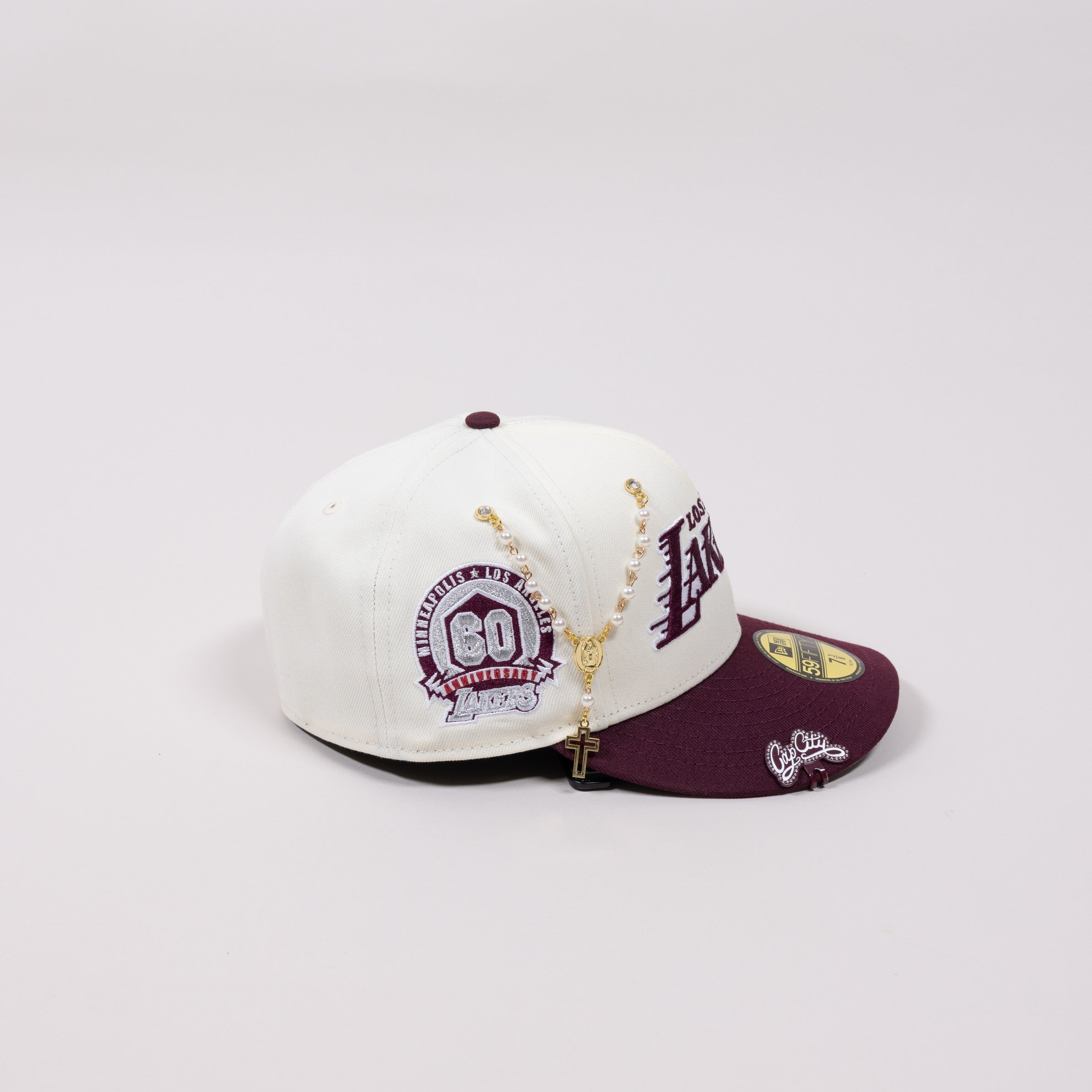 NEW ERA EXCLUSIVE 59FIFTY CHROME/ BURGUNDY LOS ANGELES LAKERS SCRIPT W/ 60TH ANNIVERSARY SIDE PATCH