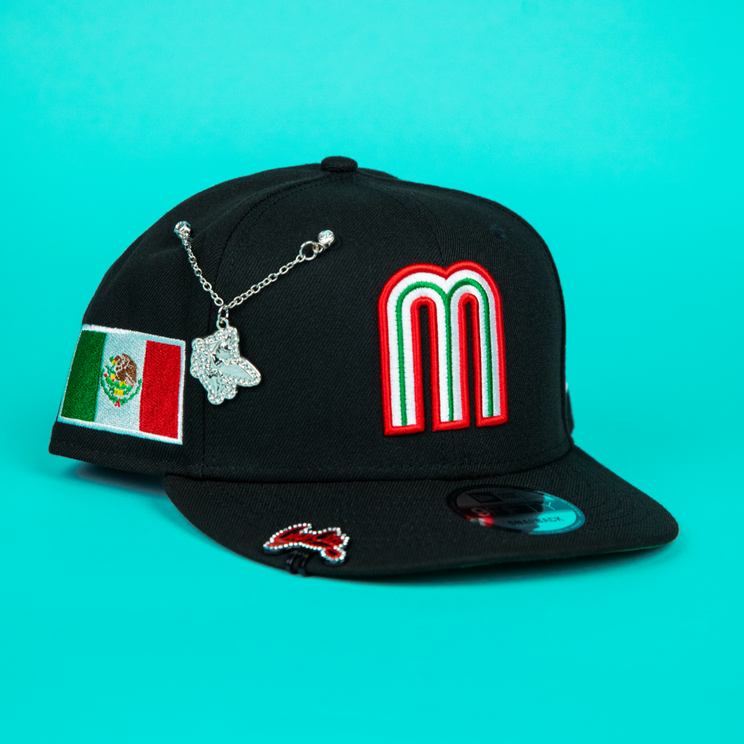NEW ERA 9FIFTY BLACK MEXICO WBC SNAPBACK W/ MEXICO FLAG SIDE PATCH