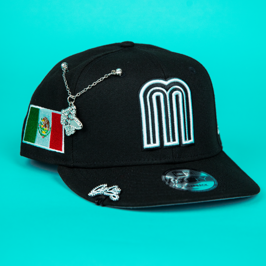 NEW ERA 9FIFTY BLACK MEXICO WBC SNAPBACK W/ MEXICO FLAG SIDE PATCH