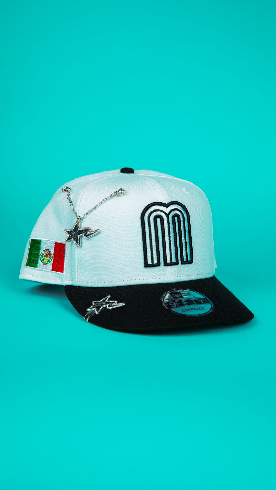 NEW ERA 9FIFTY PEARL WHITE/ BLACK MEXICO WBC SNAPBACK W/ MEXICO FLAG SIDE PATCH