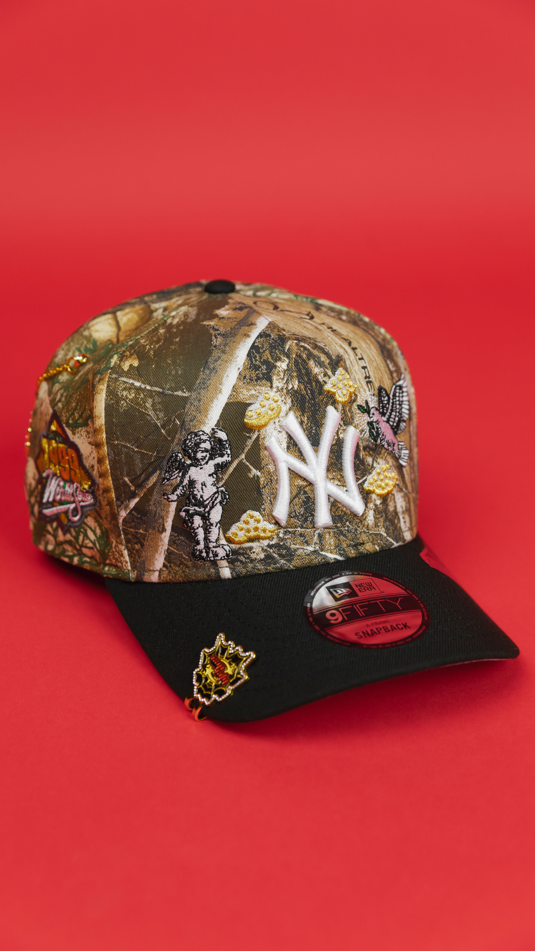 NEW ERA EXCLUSIVE 9FIFTY A-FRAME REALTREE NEW YORK YANKEES "HEAVENLY CITY" W/ 1999 WORLD SERIES SIDE PATCH *FREE BLIP INCLUDED
