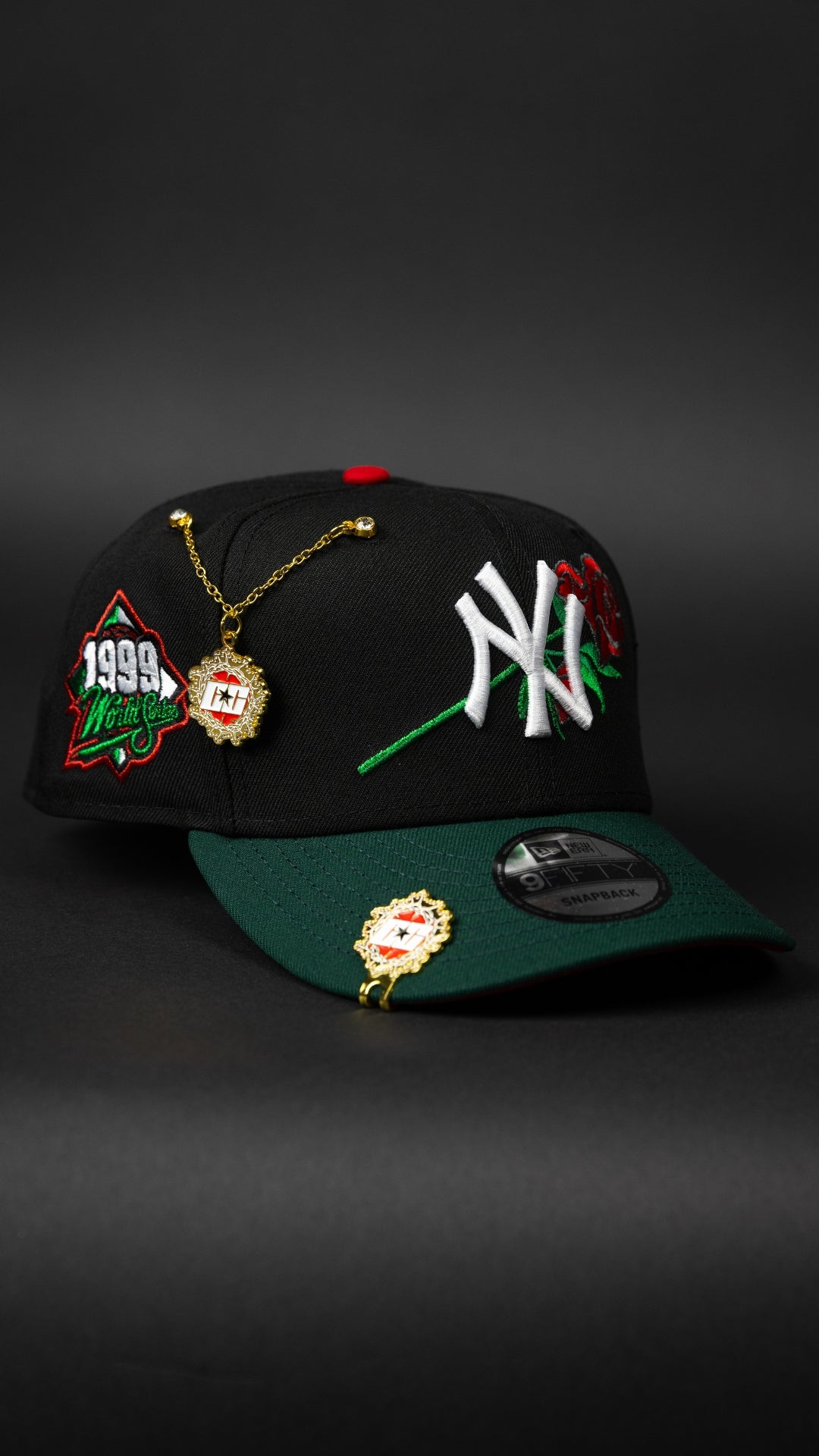 NEW ERA EXCLUSIVE 9FIFTY BLACK/ FOREST GREEN NEW YORK YANKEES SNAPBACK W/ RED ROSE + 1999 WORLD SERIES SIDE PATCH