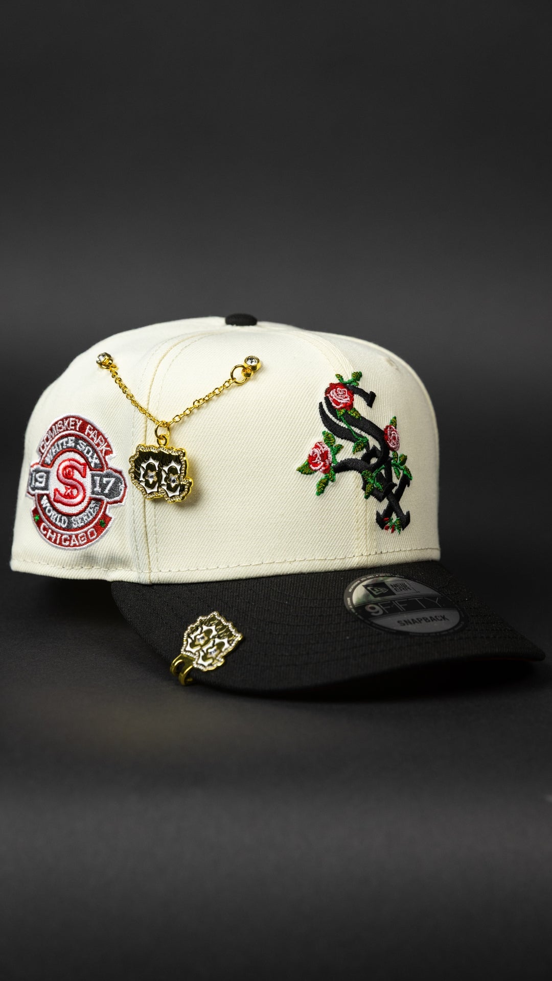 NEW ERA EXCLUSIVE 9FIFTY CHROME/ BLACK CHICAGO WHITE SOX SNAPBACK W/ ROSES + 1917 WORLD SERIES SIDE PATCH