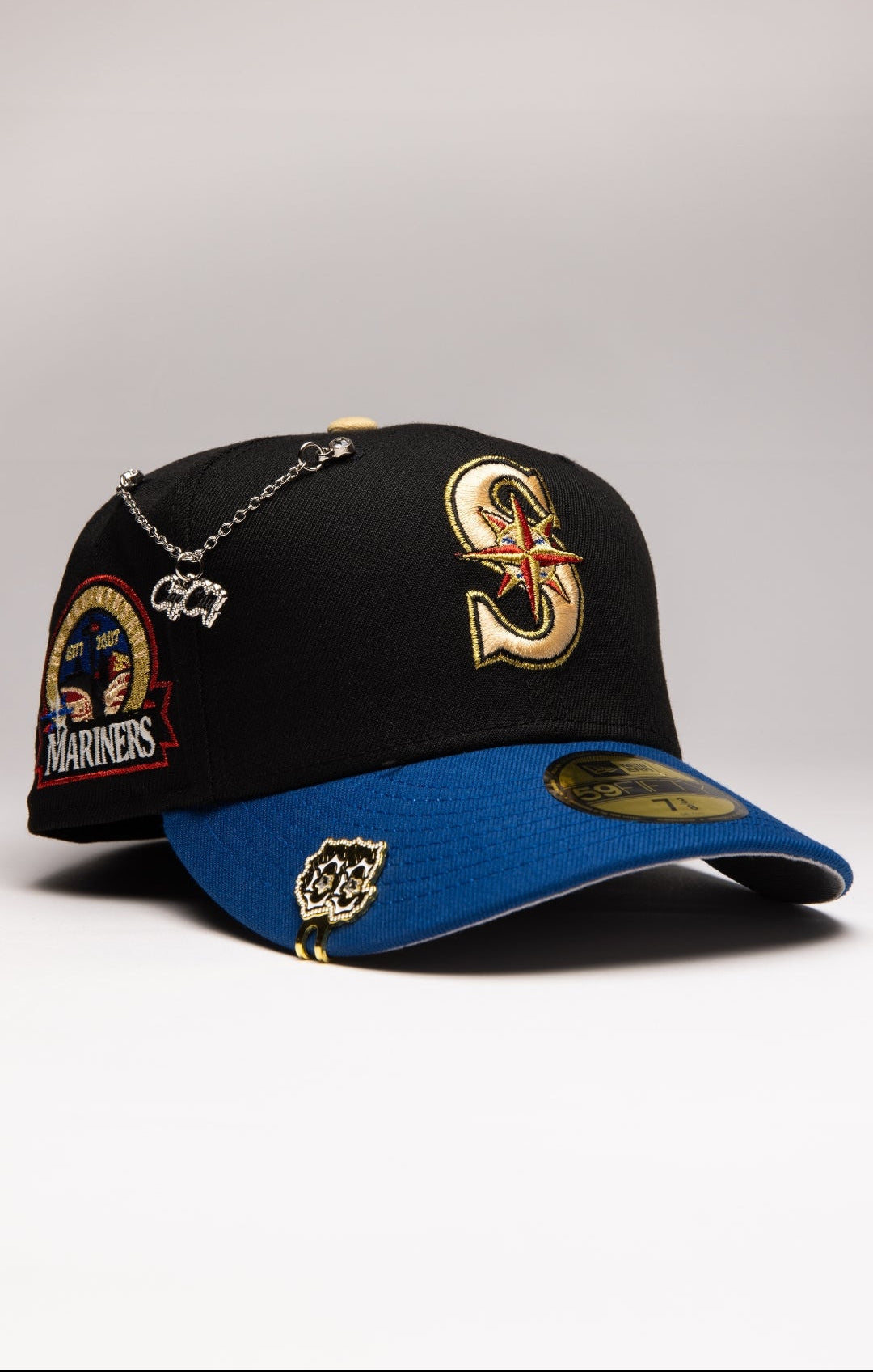 帽子 NEWERASeattleMariners59FIFTYBLACKONBLACK New Era Exclusive 59FIFTY Black/Navy Seattle Mariners W/ Anniversary S