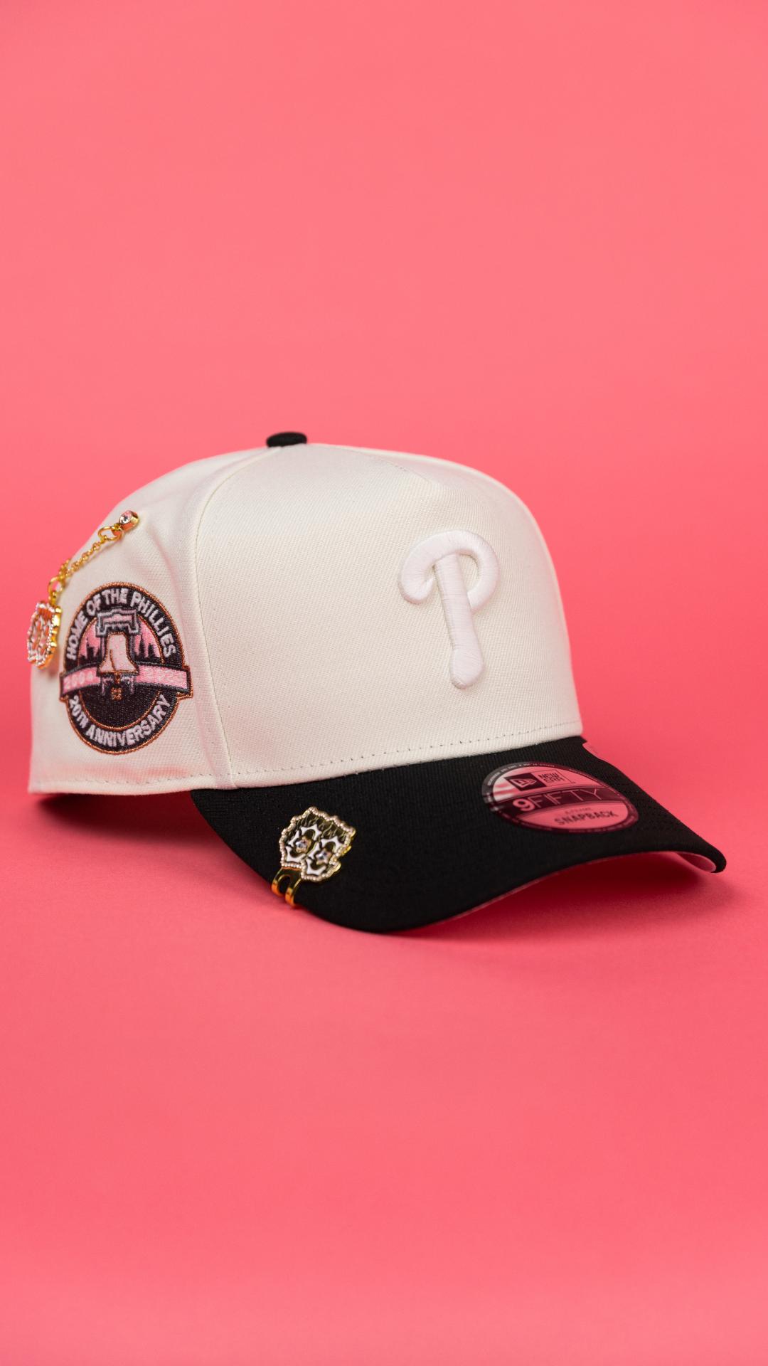 SNAPBACK EXCLUSIVO 9FIFTY BURGUNDY PHILADELPHIA PHILLIES DE NEW ERA CON PARCHE DE LA SERIE MUNDIAL 1980