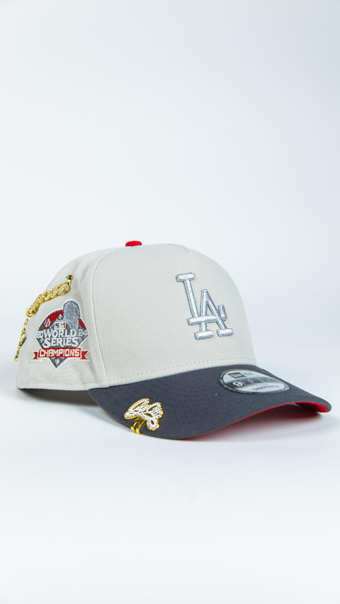 NEW ERA 9FIFTY A-FRAME SMOKE GREY LOS ANGELES DODGERS SNAPBACK W/ 2024 WORLD SERIES CHAMPIONS SIDE PATCH