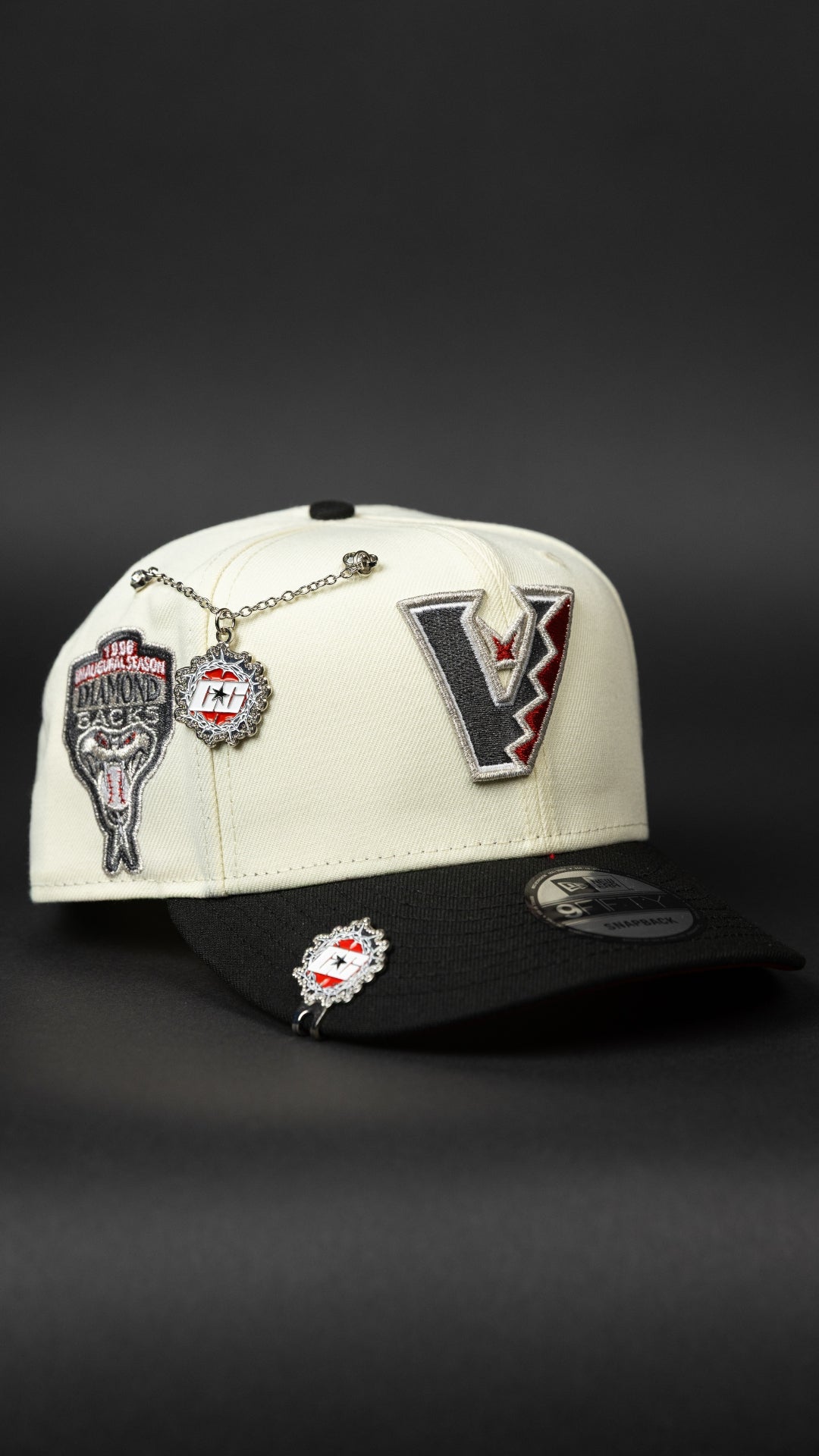NEW ERA EXCLUSIVE 9FIFTY CHROME/ BLACK UPSIDE DOWN ARIZONA DIAMONDBACKS SNAPBACK W/ 1998 INAUGURAL SEASON PATCH