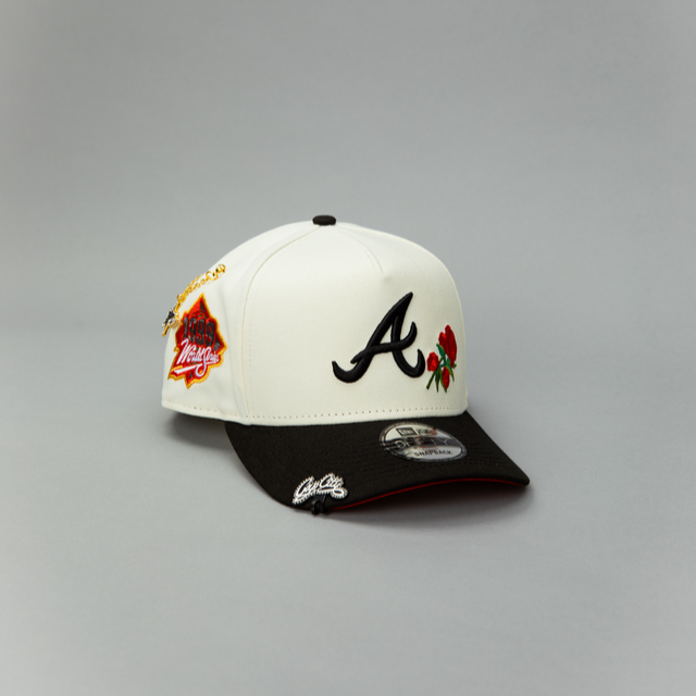 NEW ERA EXCLUSIVE 9FIFTY A-FRAME CHROME/ BLACK ATLANTA BRAVES SNAPBACK