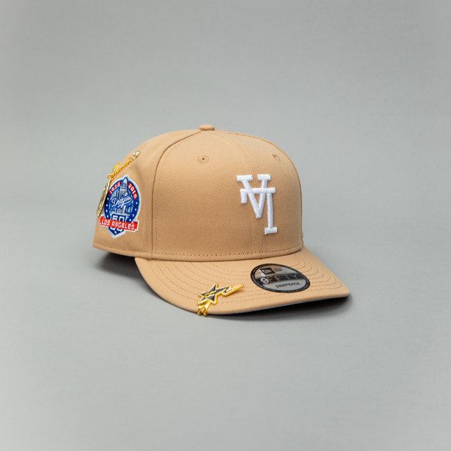 NEW ERA EXCLUSIVE 9FIFTY LIGHT KHAKI UPSIDE DOWN LOS ANGELES DODGERS SNAPBACK W/ 60TH ANNIVERSARY SIDE PATCH
