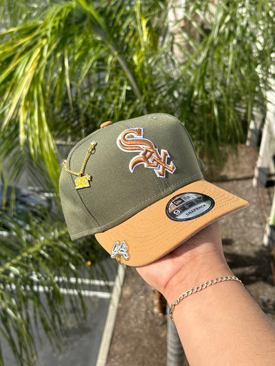 NEW ERA EXCLUSIVE 9FIFTY OLIVE GREEN/KHAKI CHICAGO WHITE SOX TWO TONE SNAPBACK (GREY UV)