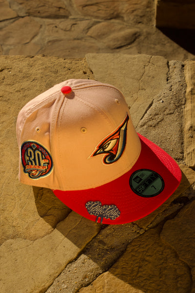 NEW ERA EXCLUSIVE 59FIFTY BLUSH/LAVA RED TORONTO BLUE JAYS W/ 30TH ANNIVERSARY PATCH (SOFT YELLOW UV)