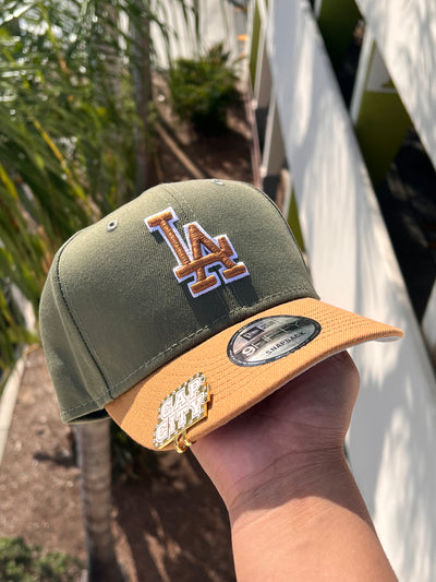 NEW ERA EXCLUSIVE 9FIFTY OLIVE GREEN/KHAKI LOS ANGELES DODGERS TWO TONE SNAPBACK (GREY UV)