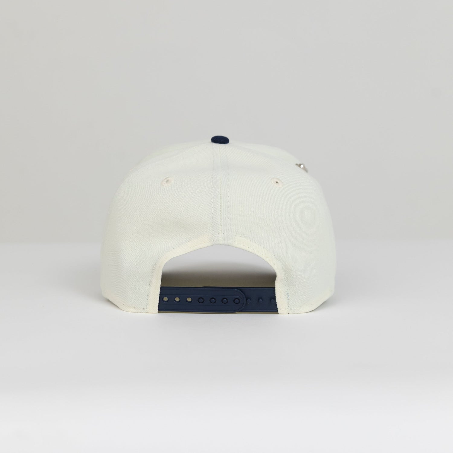 NEW ERA EXCLUSIVE 9FIFTY CHROME/ NAVY CHICAGO WHITE SOX SNAPBACK W/ 95TH ANNIVERSARY SIDE PATCH