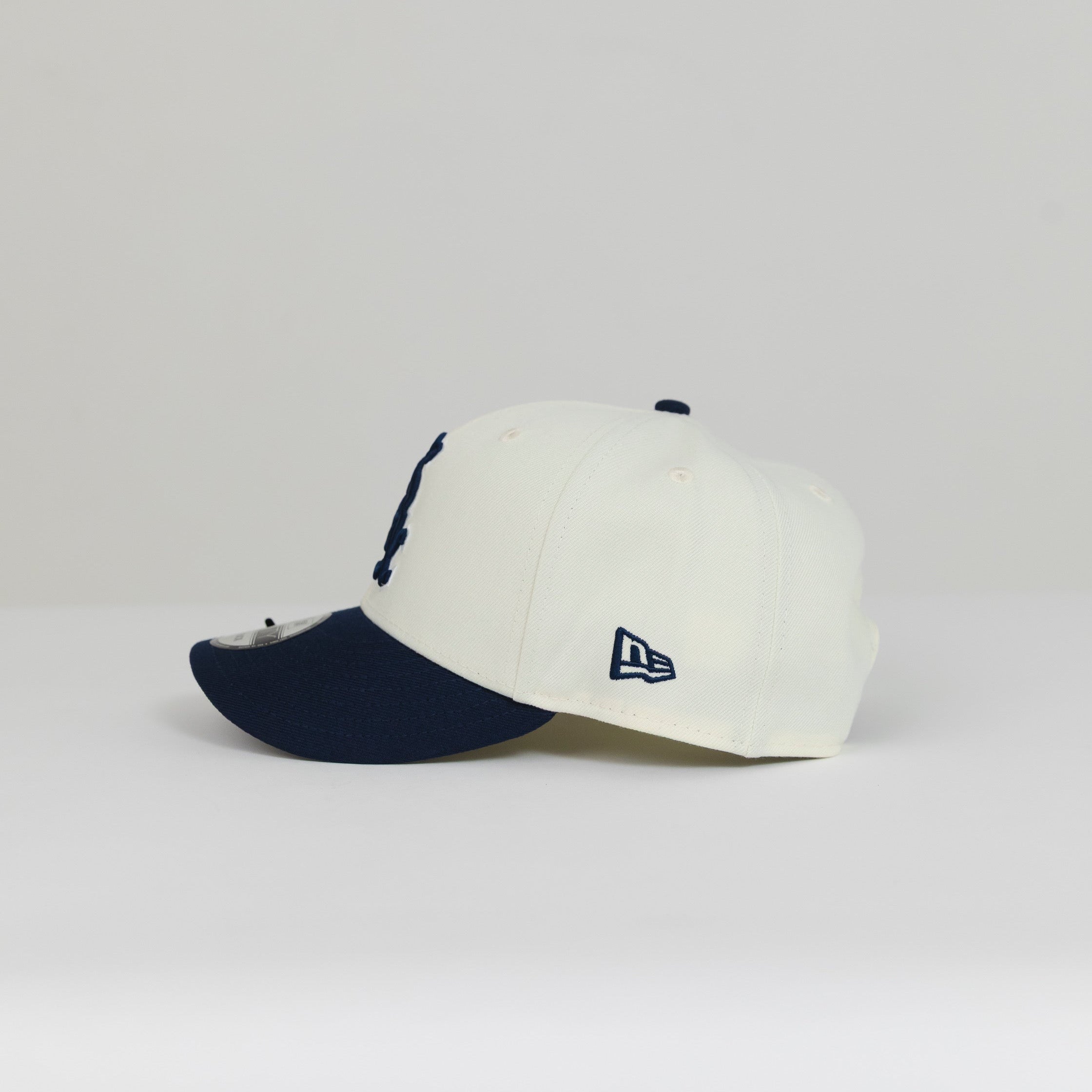 NEW ERA EXCLUSIVE 9FIFTY CHROME/ NAVY CHICAGO WHITE SOX SNAPBACK W/ 95TH ANNIVERSARY SIDE PATCH