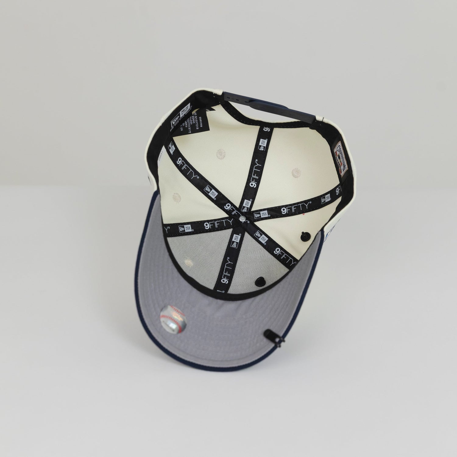 NEW ERA EXCLUSIVE 9FIFTY CHROME/ NAVY CHICAGO WHITE SOX SNAPBACK W/ 95TH ANNIVERSARY SIDE PATCH