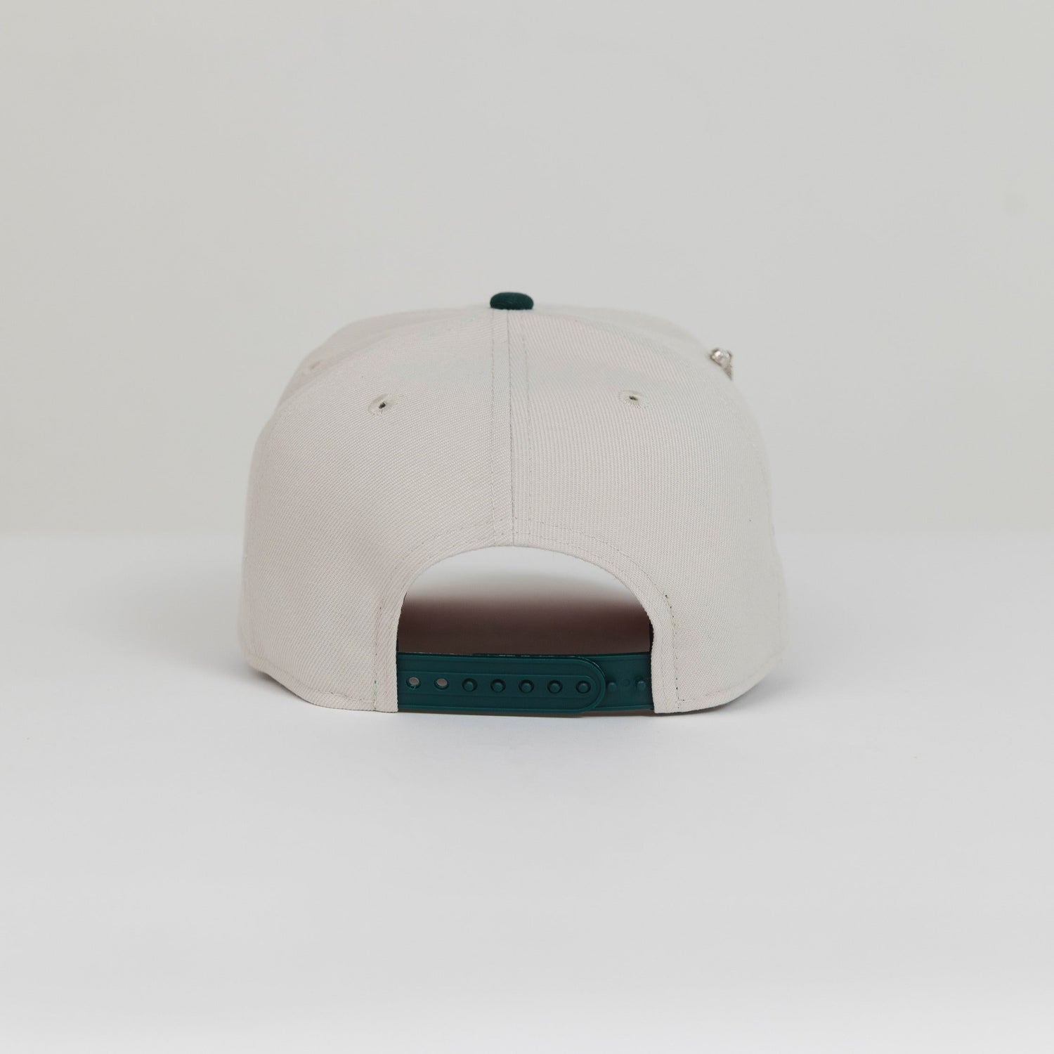 NEW ERA EXCLUSIVE 9FIFTY STONE GREY/ PINE GREEN CHICAGO WHITE SOX SNAPBACK W/ COMISKEY PARK SIDE PATCH
