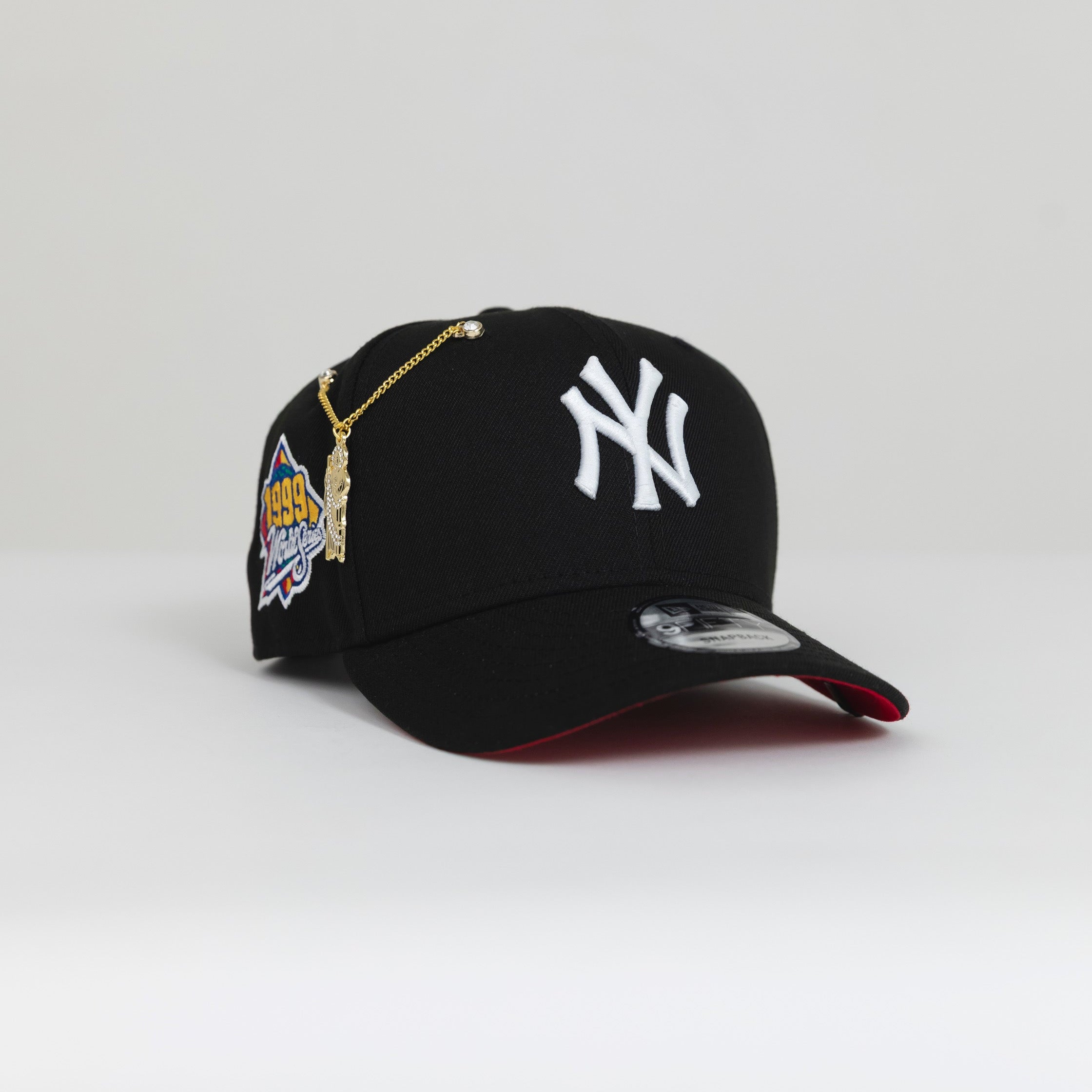 NEW ERA EXCLUSIVE 9FIFTY BLACK NEW YORK YANKEES SNAPBACK W/ 1999 WORLD SERIES SIDE PATCH