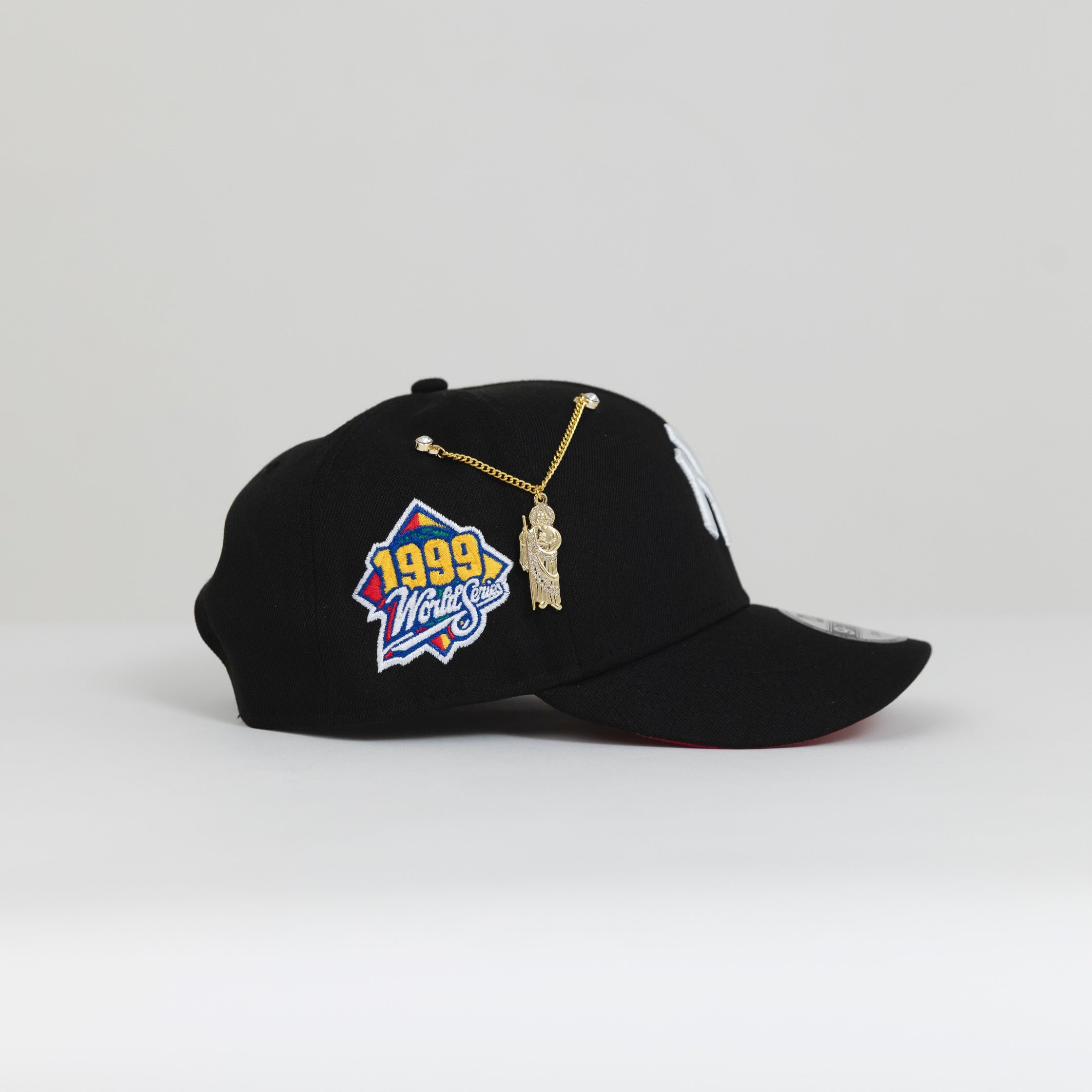 NEW ERA EXCLUSIVE 9FIFTY BLACK NEW YORK YANKEES SNAPBACK W/ 1999 WORLD SERIES SIDE PATCH