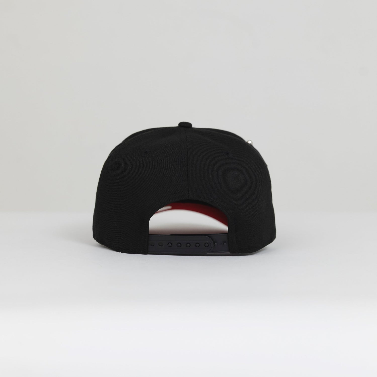 NEW ERA EXCLUSIVE 9FIFTY BLACK ATLANTA BRAVES SNAPBACK W/ 2000 ALL STAR GAME SIDE PATCH