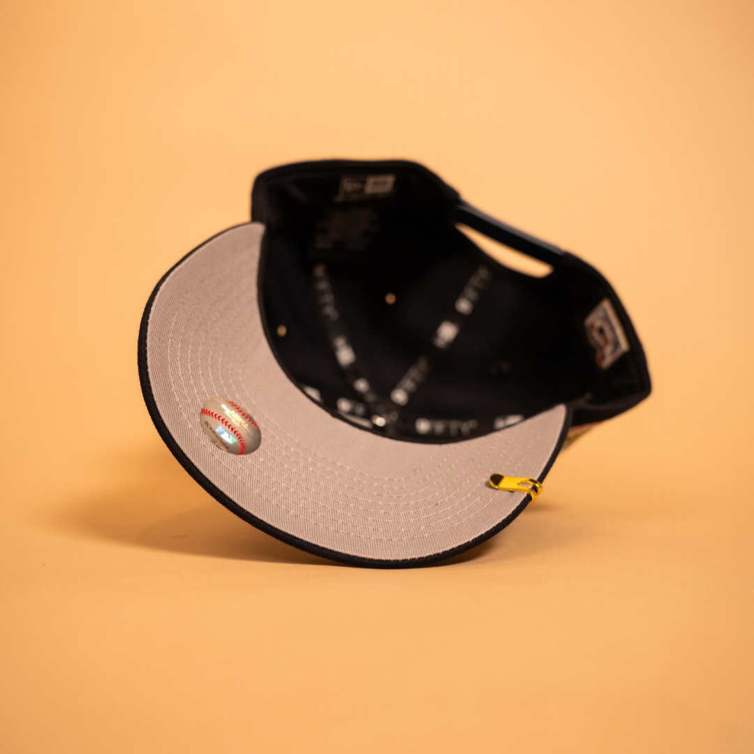 NEW ERA EXCLUSIVE 9FIFTY A-FRAME NAVY NEW YORK YANKEES SNAPBACK W/ 2001 WORLD SERIES SIDE PATCH