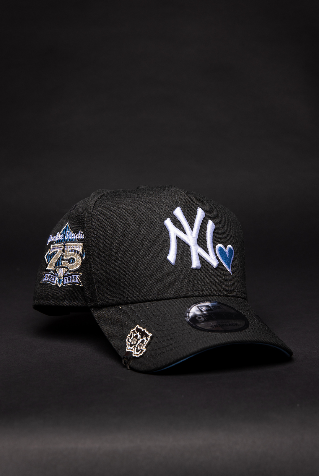 NEW ERA 9FIFTY A-FRAME BLACK NEW YORK YANKEES SNAPBACK W/ ICY HEART + 75TH ANNIVERSARY SIDE PATCH