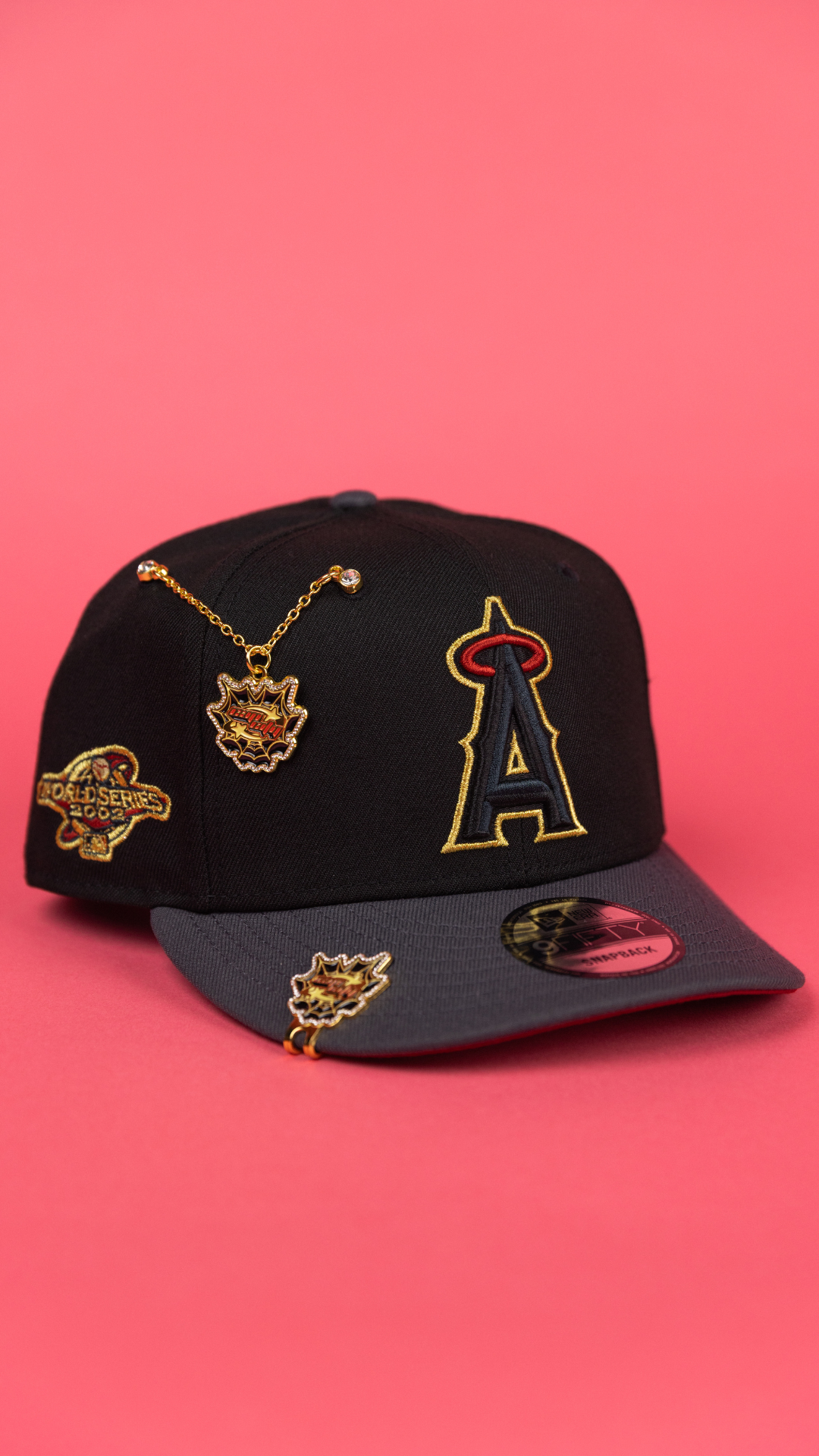 NEW ERA EXCLUSIVE 9FIFTY BLACK/ GREY ANAHEIM ANGELS SNAPBACK W/ 2002 WORLD SERIES SIDE PATCH