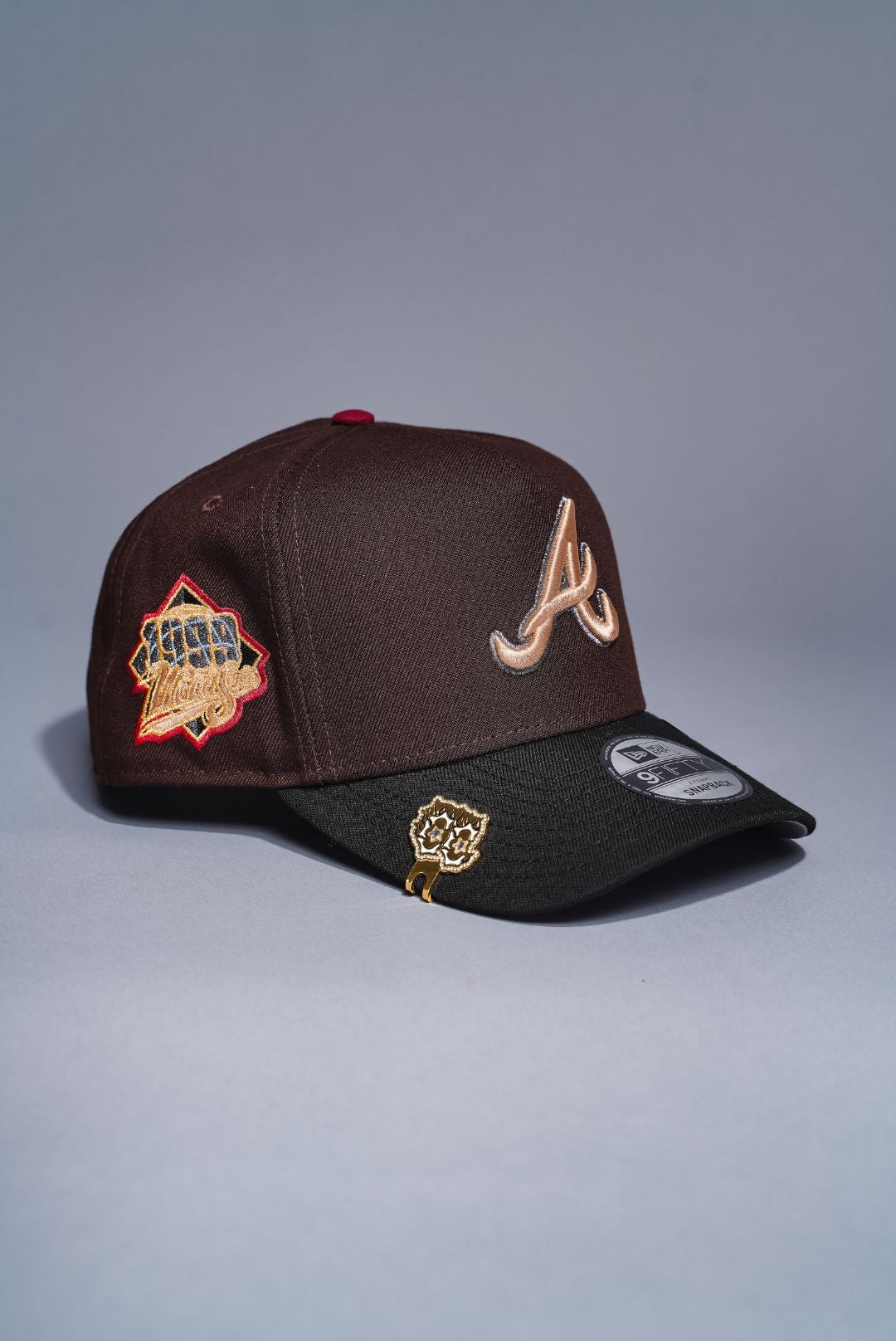NEW ERA 9FIFTY A-FRAME BURNT WOOD ATLANTA BRAVES SNAPBACK W/ 1999 WORLD SERIES SIDE PATCH