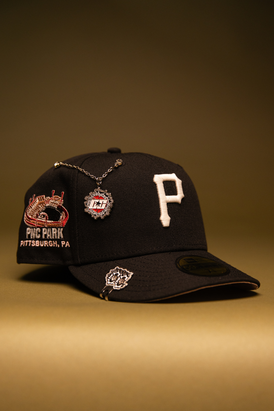 NEW ERA EXCLUSIVE 59FIFTY BLACK PITTSBURGH PIRATES W/ PNC PARK SIDE PATCH
