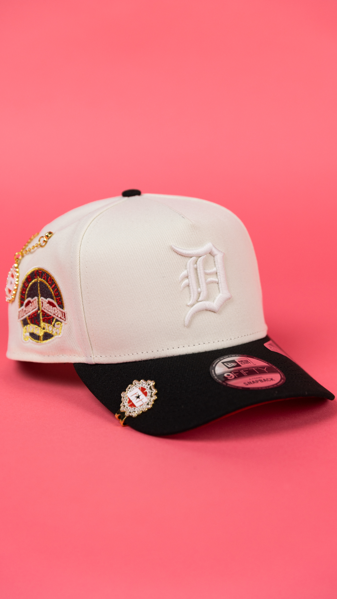 NEW ERA 9FIFTY A-FRAME CHROME/ BLACK DETROIT TIGERS SNAPBACK W/ TIGER STADIUM SIDE PATCH