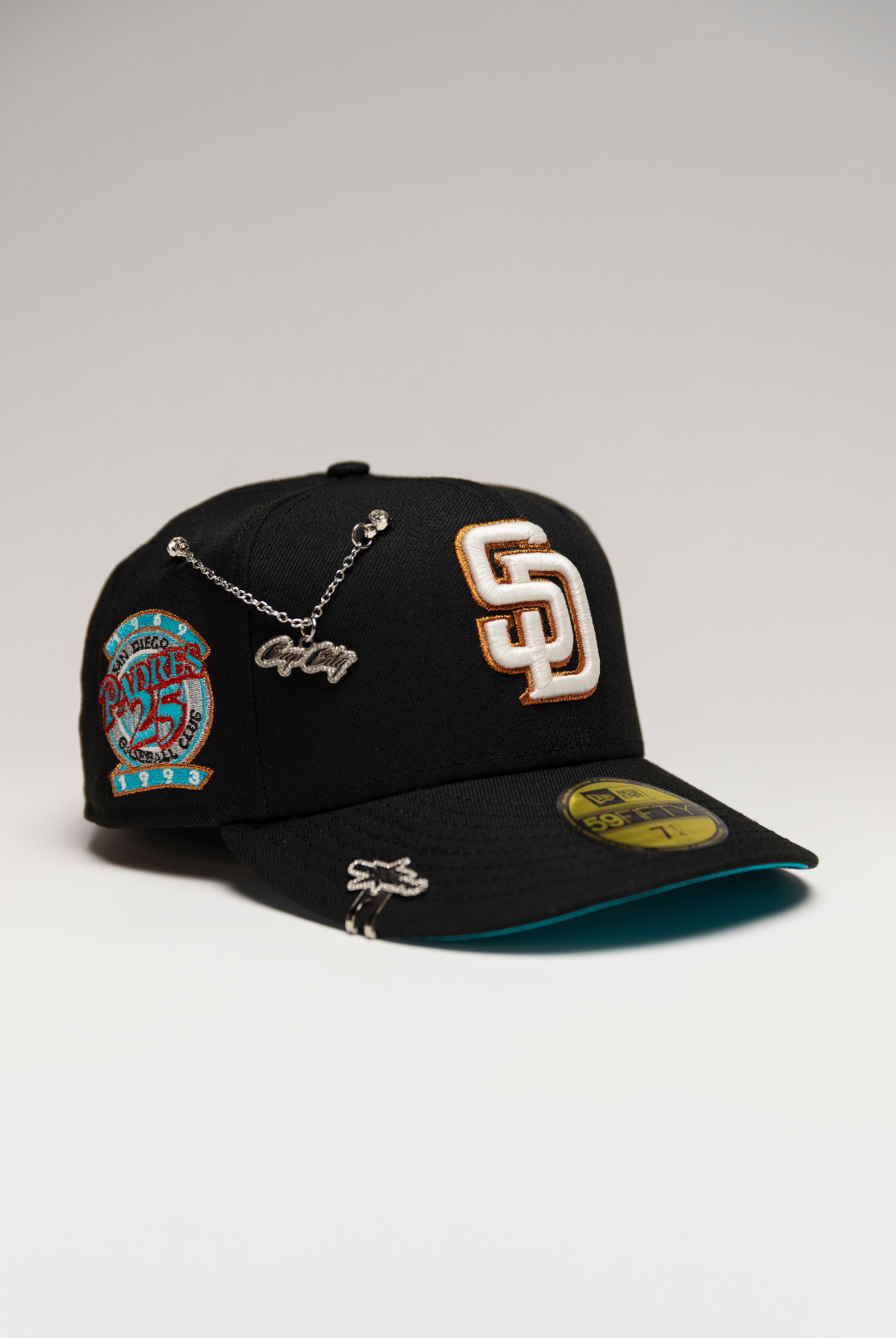 NEW ERA EXCLUSIVE 59FIFTY BLACK SAN DIEGO PADRES W/ 25TH ANNIVERSARY SIDE PATCH