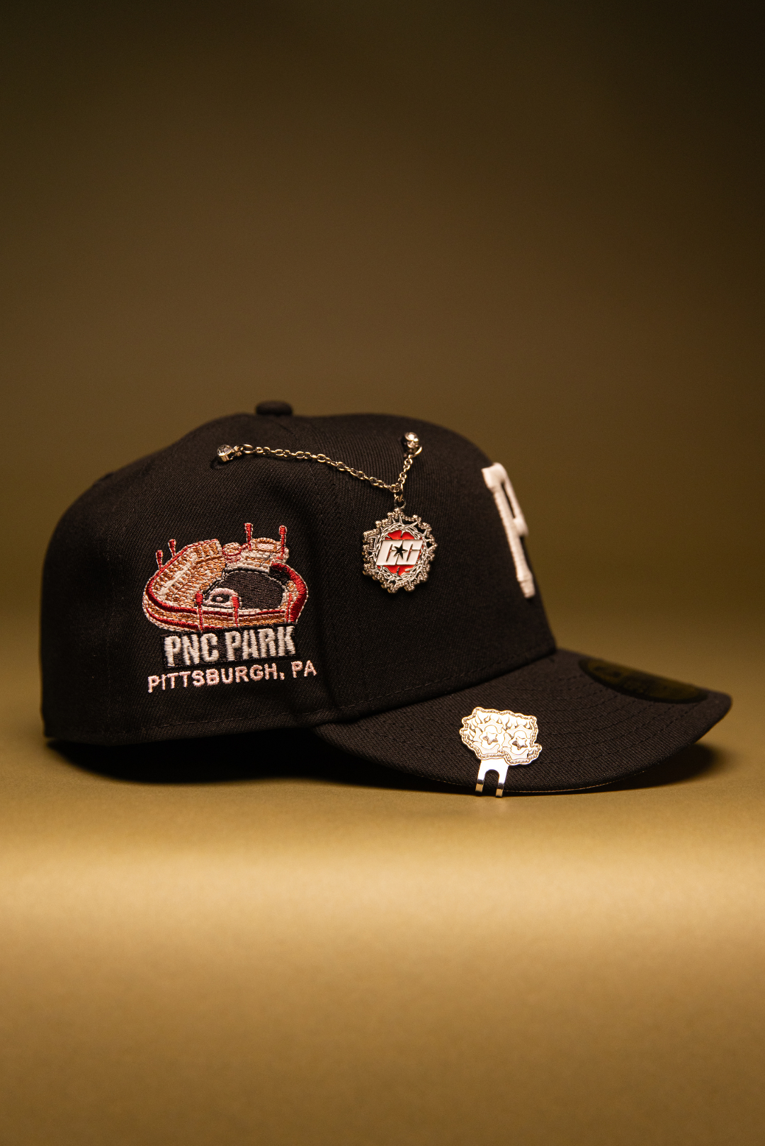 NEW ERA EXCLUSIVE 59FIFTY BLACK PITTSBURGH PIRATES W/ PNC PARK SIDE PATCH