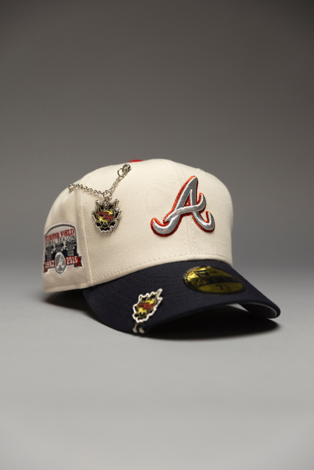 NEW ERA EXCLUSIVE 59FIFTY SMOKE GREY ATLANTA BRAVES W/ TURNER FIELD SIDE PATCH