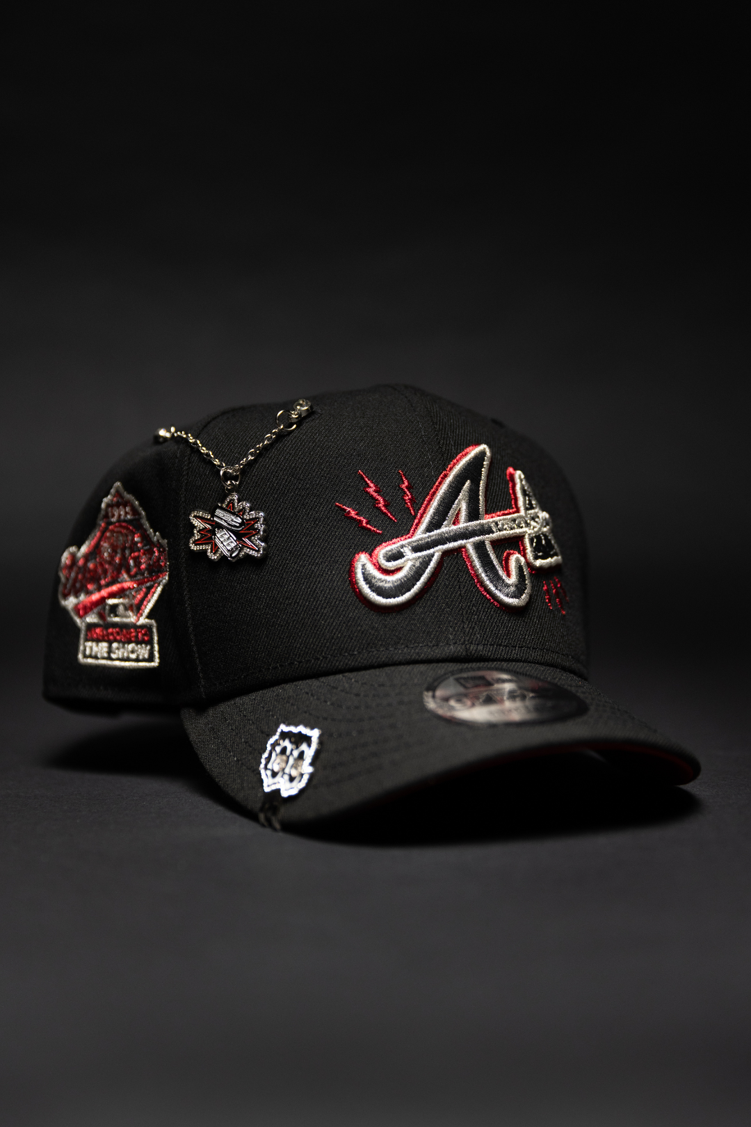 NEW ERA EXCLUSIVE 9FIFTY BLACK ATLANTA BRAVES SNAPBACK W/ WORLD SERIES SIDE PATCH